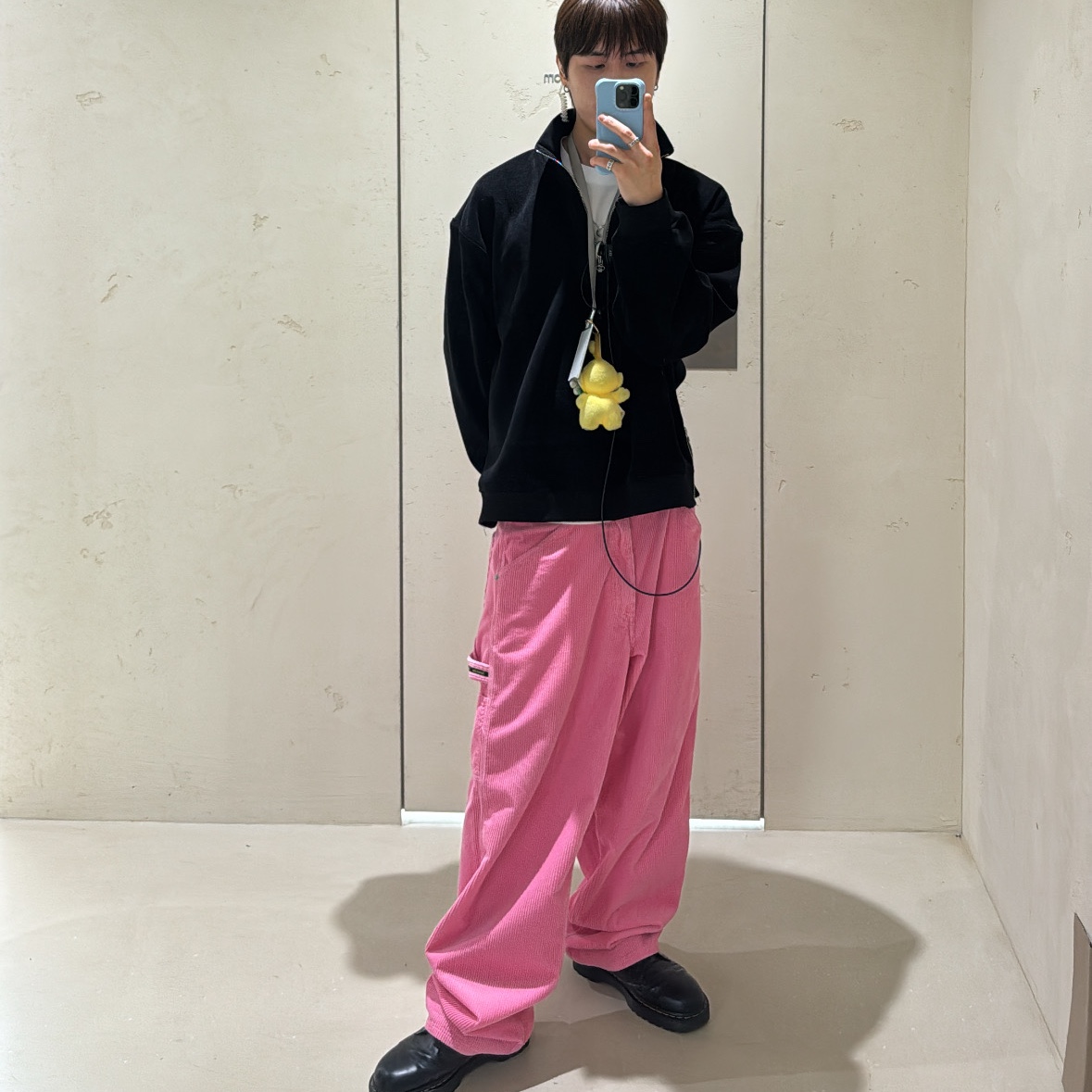 Supreme Wide Wale Corduroy Painter Pants Pink - 25FW 착용 스타일 - 1