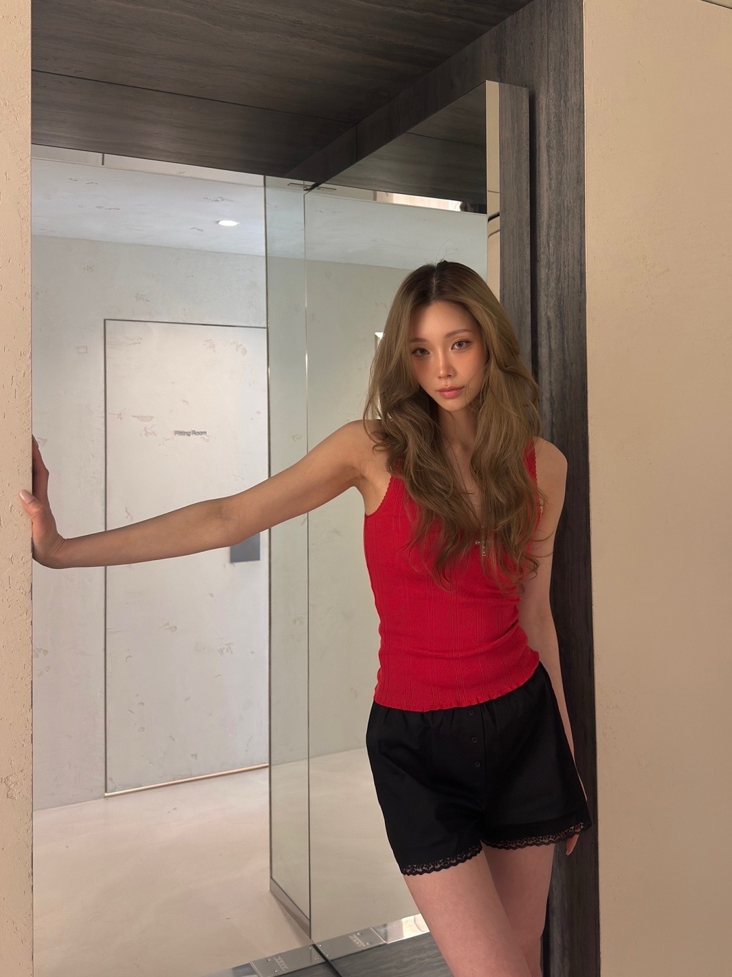 [KREAM 단독] Cou Cou Intimates Women The Boxer Black - 26SS, [KREAM 단독] Cou Cou Intimates Women The Scoop Tank Cherry Red - 26SS 착용 스타일 - 1
