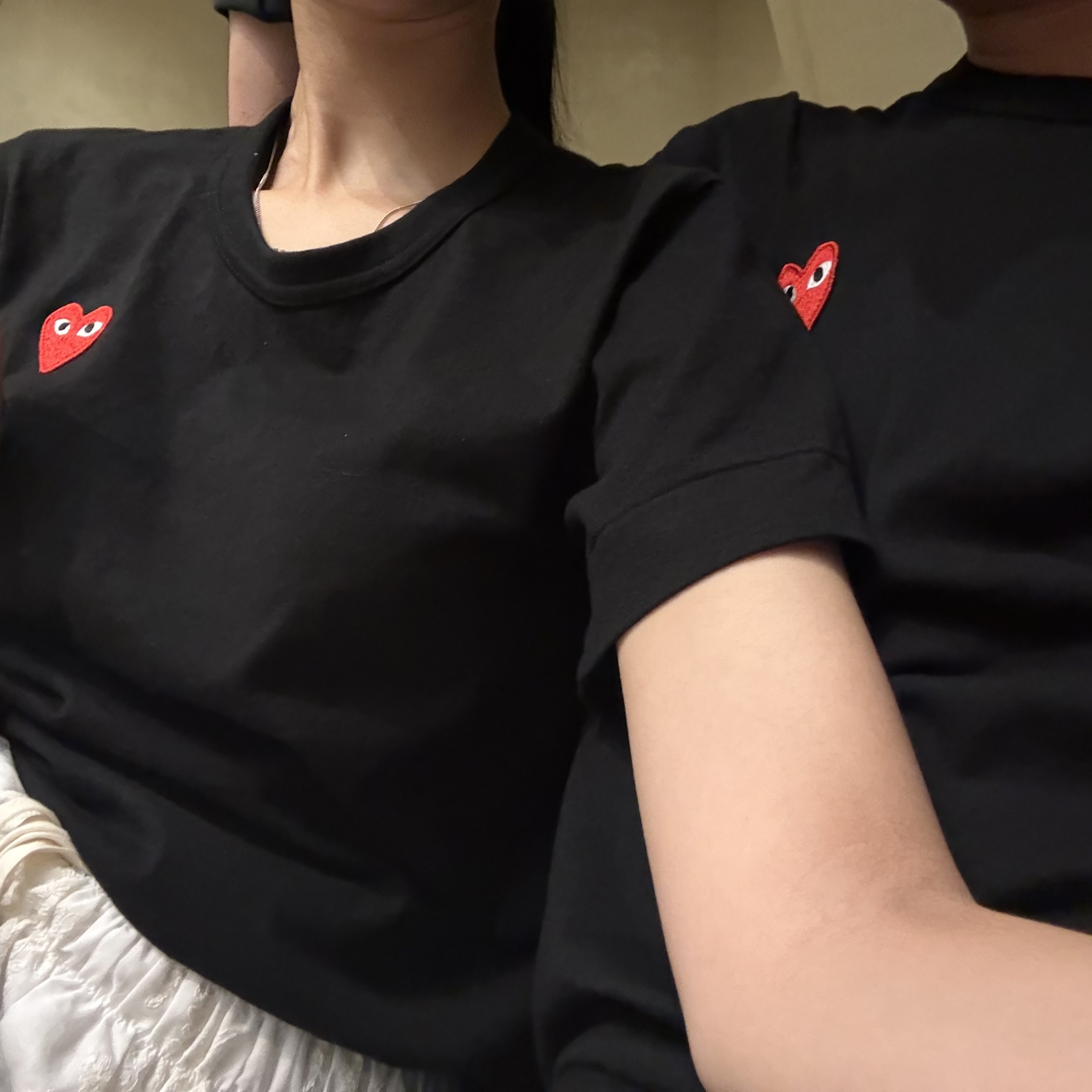 Play Comme des Garcons Red Heart T-Shirt Black 착용 스타일