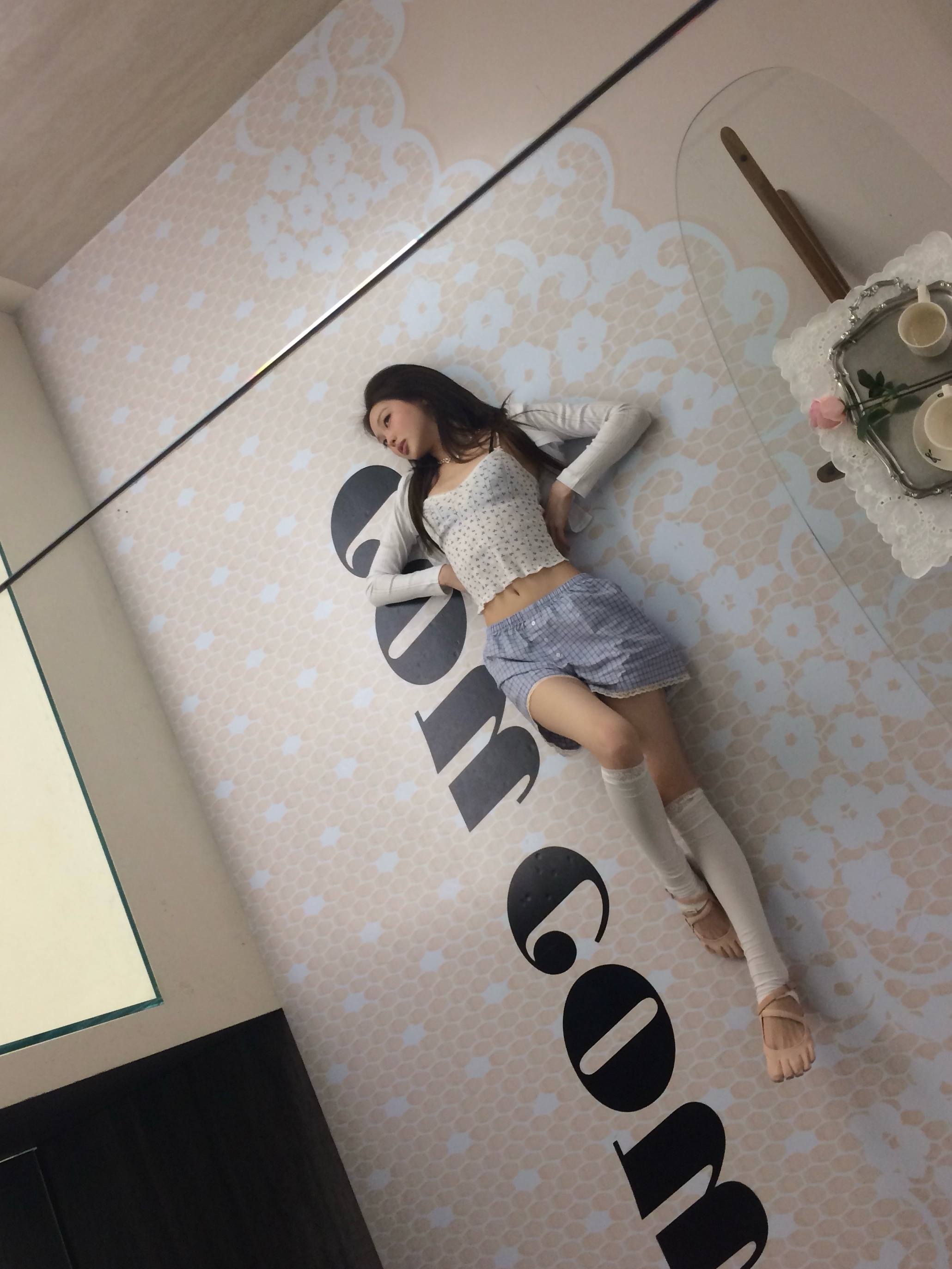 [KREAM 단독] Cou Cou Intimates Women The Boxer Blue Check - 26SS, [KREAM 단독] Cou Cou Intimates Women The Cardigan White - 26SS 착용 스타일 - 4