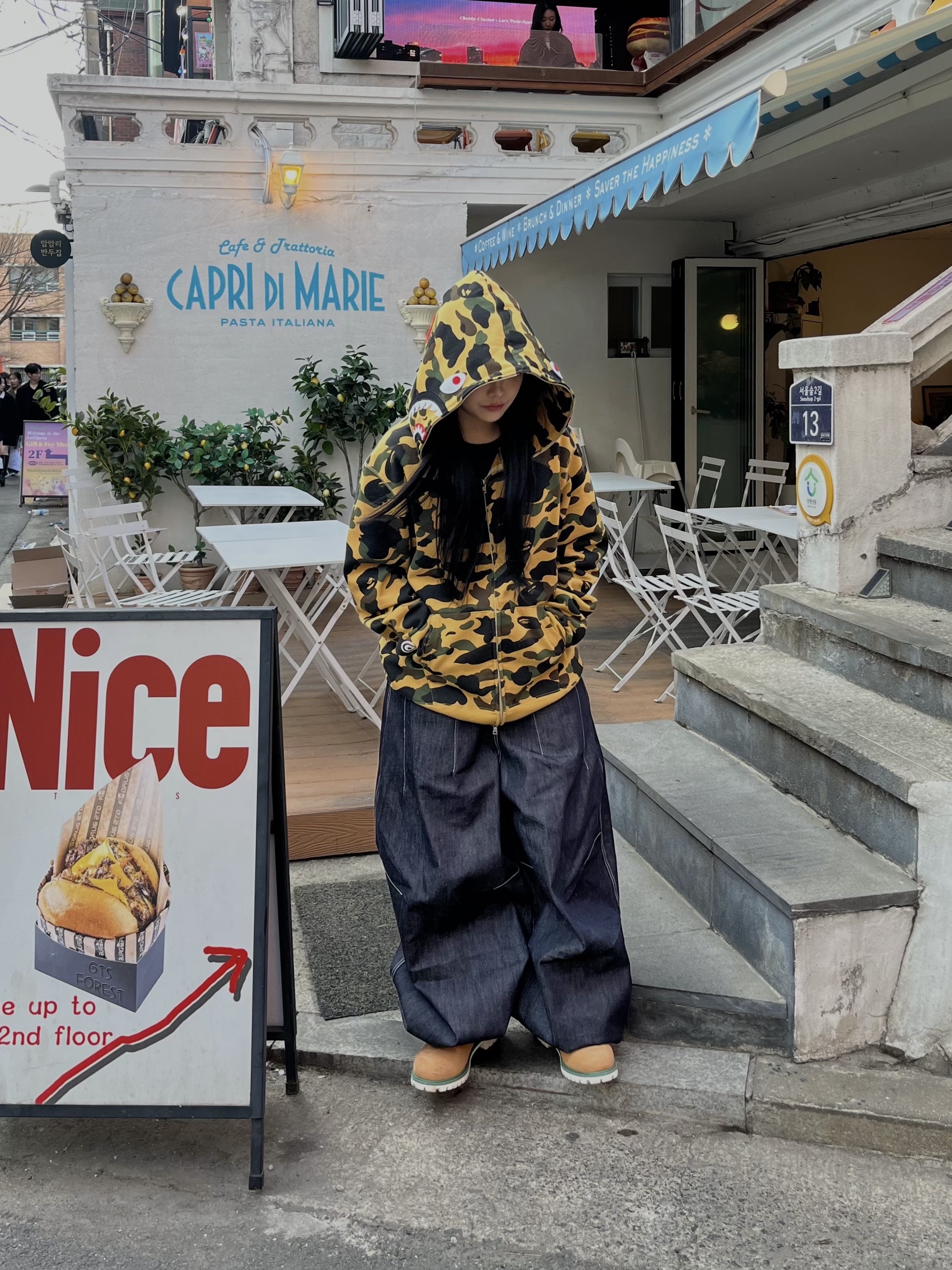 KASINA x Timberland 6 In Premium Vibram GTX Wheat, BAPE PONR 1st Camo 2nd Shark Full Zip Hoodie Yellow 착용 스타일 - 3
