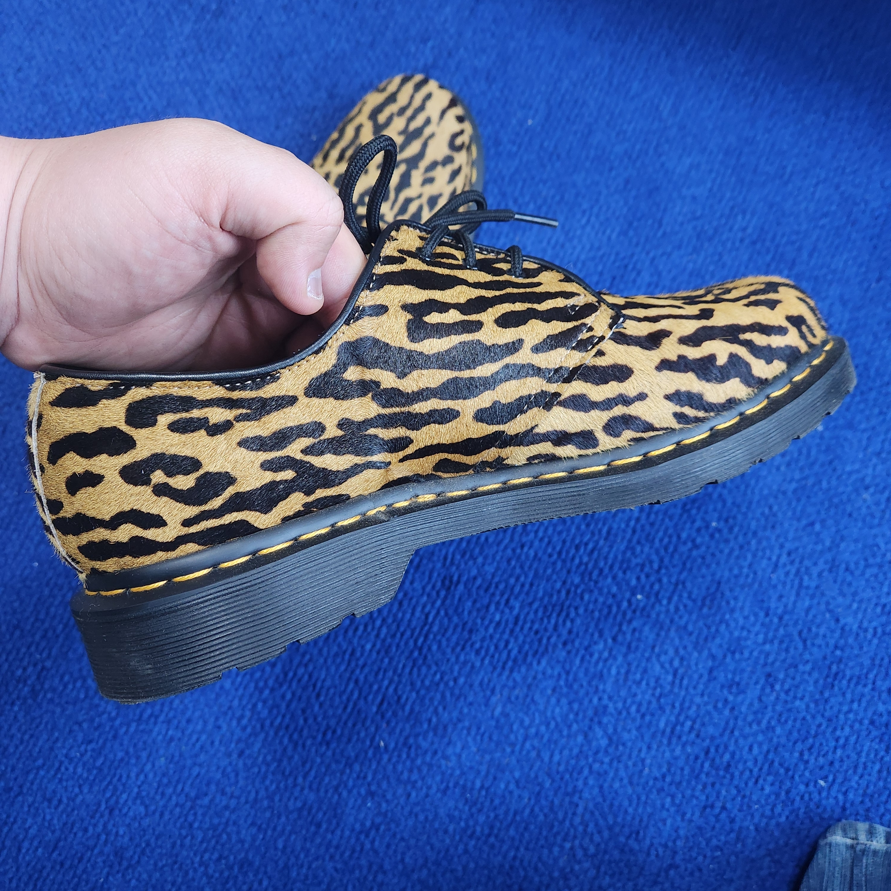Dr. Martens x Wacko Maria 1461 Tiger Camo Hair On Camel Black 착용 스타일 - 4