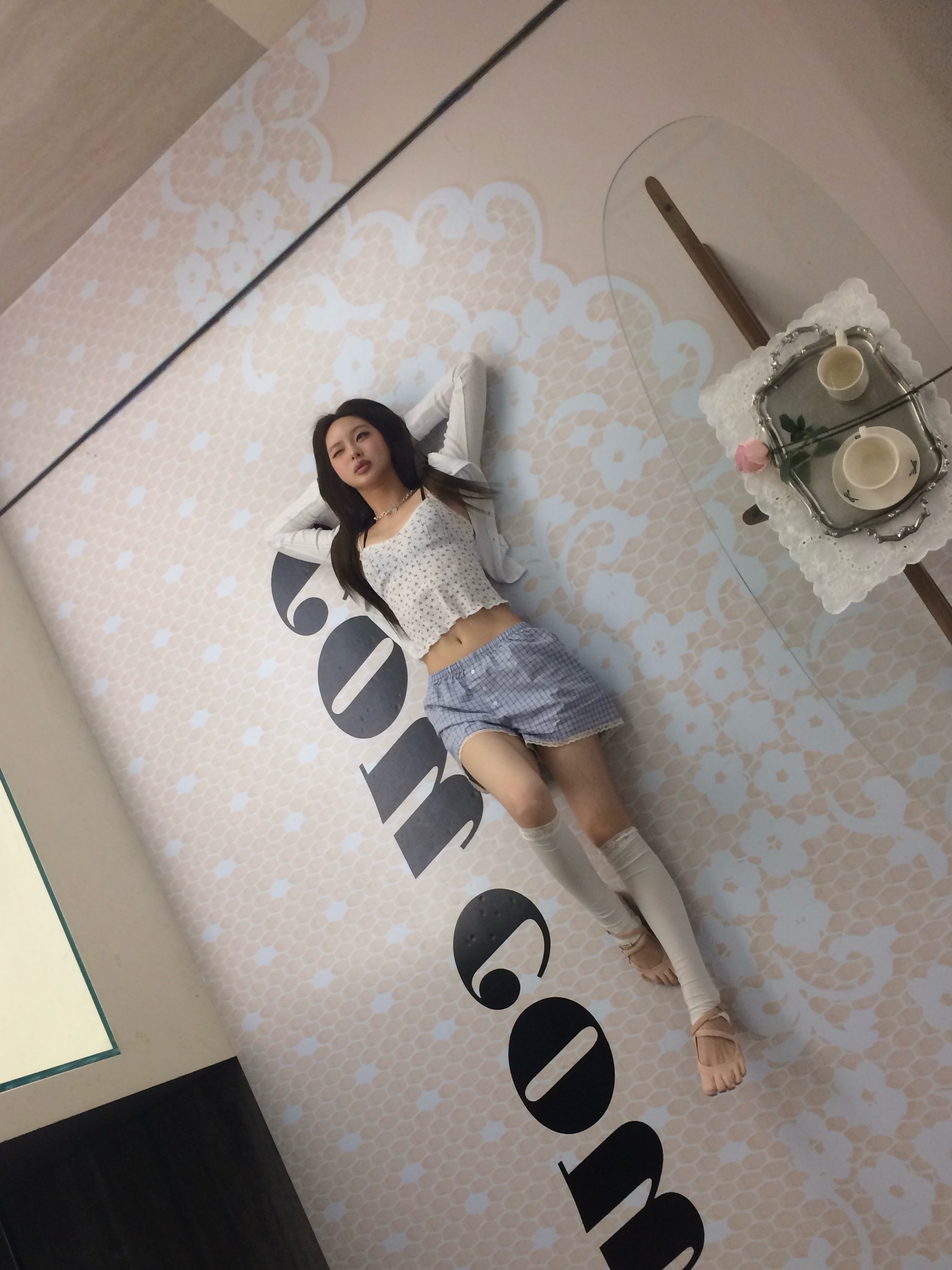 [KREAM 단독] Cou Cou Intimates Women The Cardigan White - 26SS, [KREAM 단독] Cou Cou Intimates Women The Long Cami Blue Fields - 26SS 착용 스타일 - 3