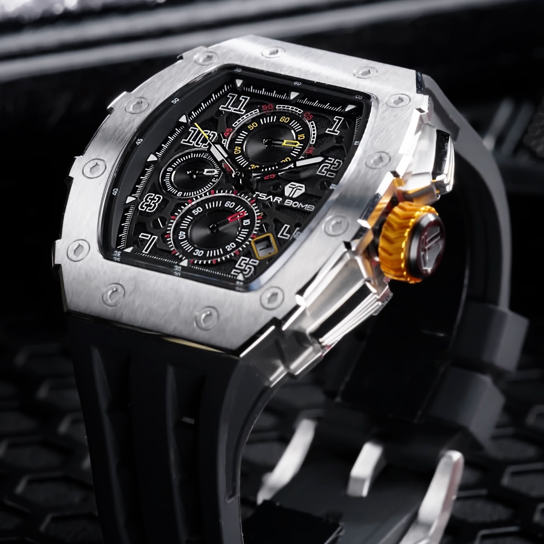 Tsar Bomba Elemental Chronograph Calendar Quartz TB8204Q-13 Silver Black 착용 스타일 - 3