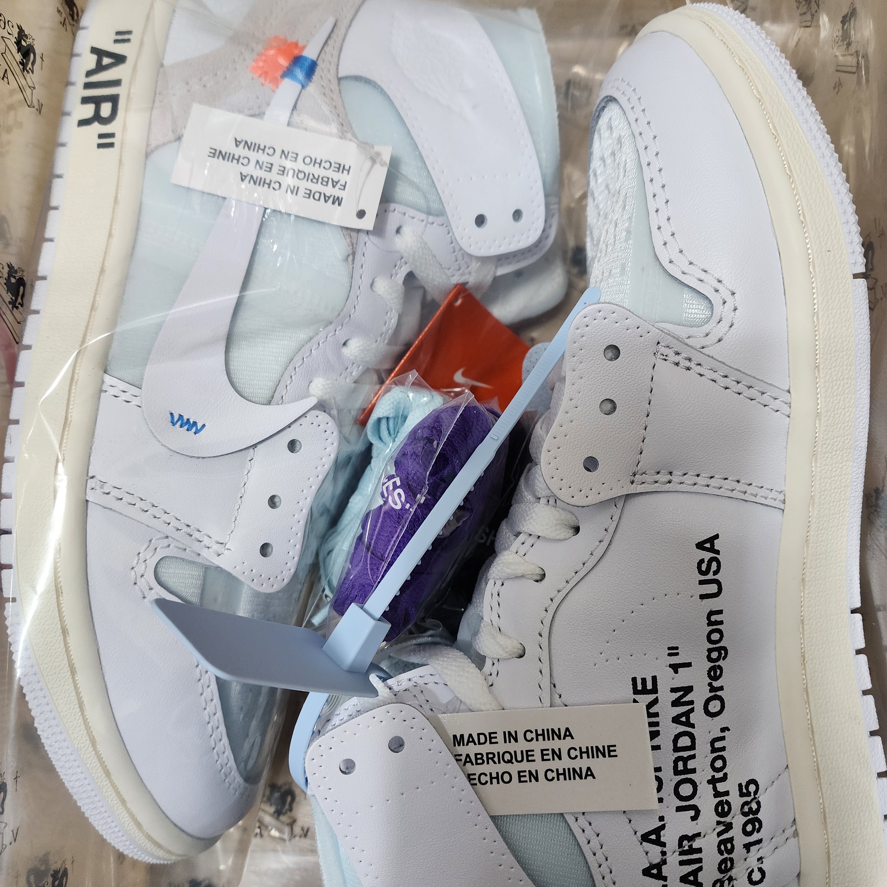 Jordan 1 x Virgil Abloh Archive Retro High Alaska White 착용 스타일 - 1