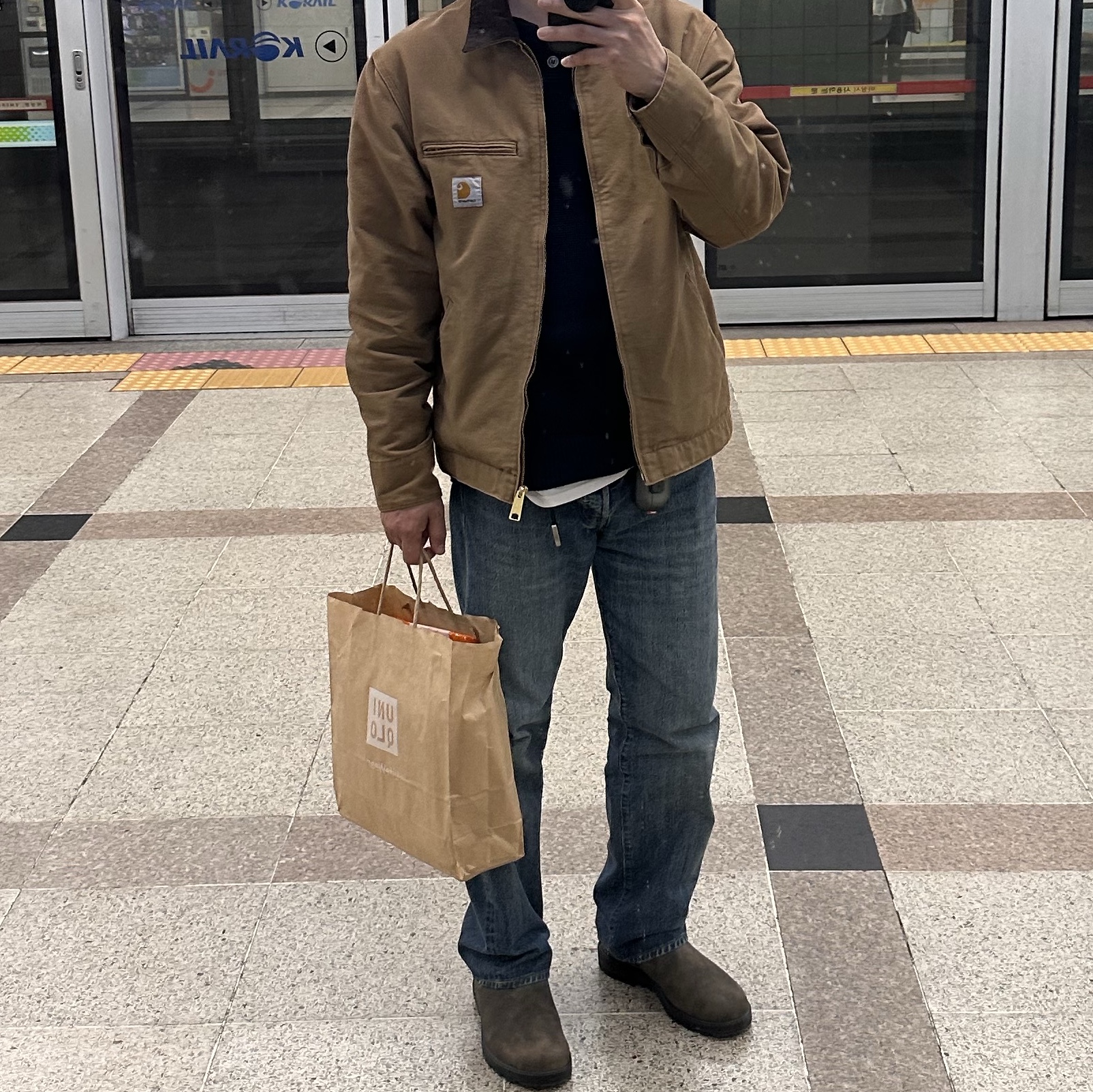 Carhartt WIP Detroit Jacket Hamilton Brown Tobacco 착용 스타일