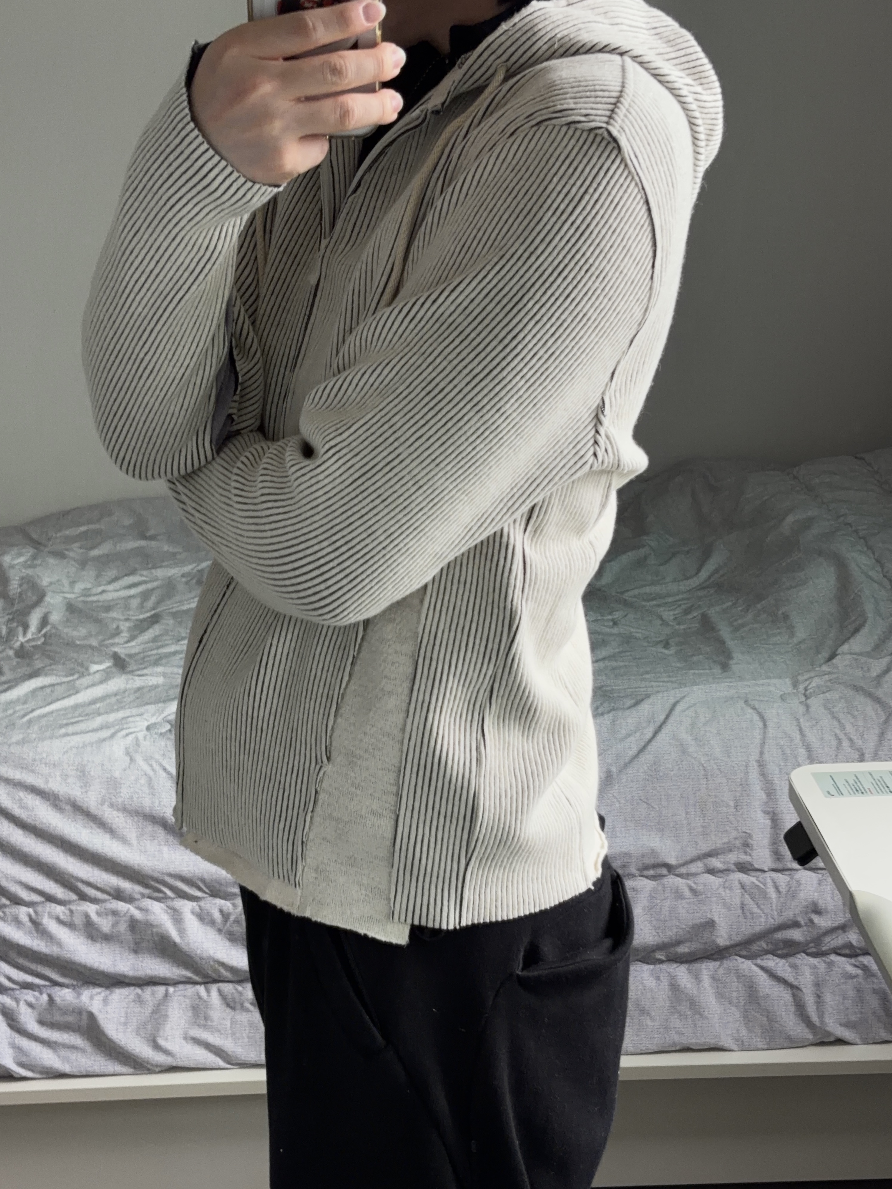 Xlim EP.9 01 Hoodie Zip Up Ivory 착용 스타일 - 2