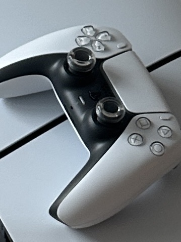 PlayStation 5 DualSense Wireless Controller White 착용 스타일