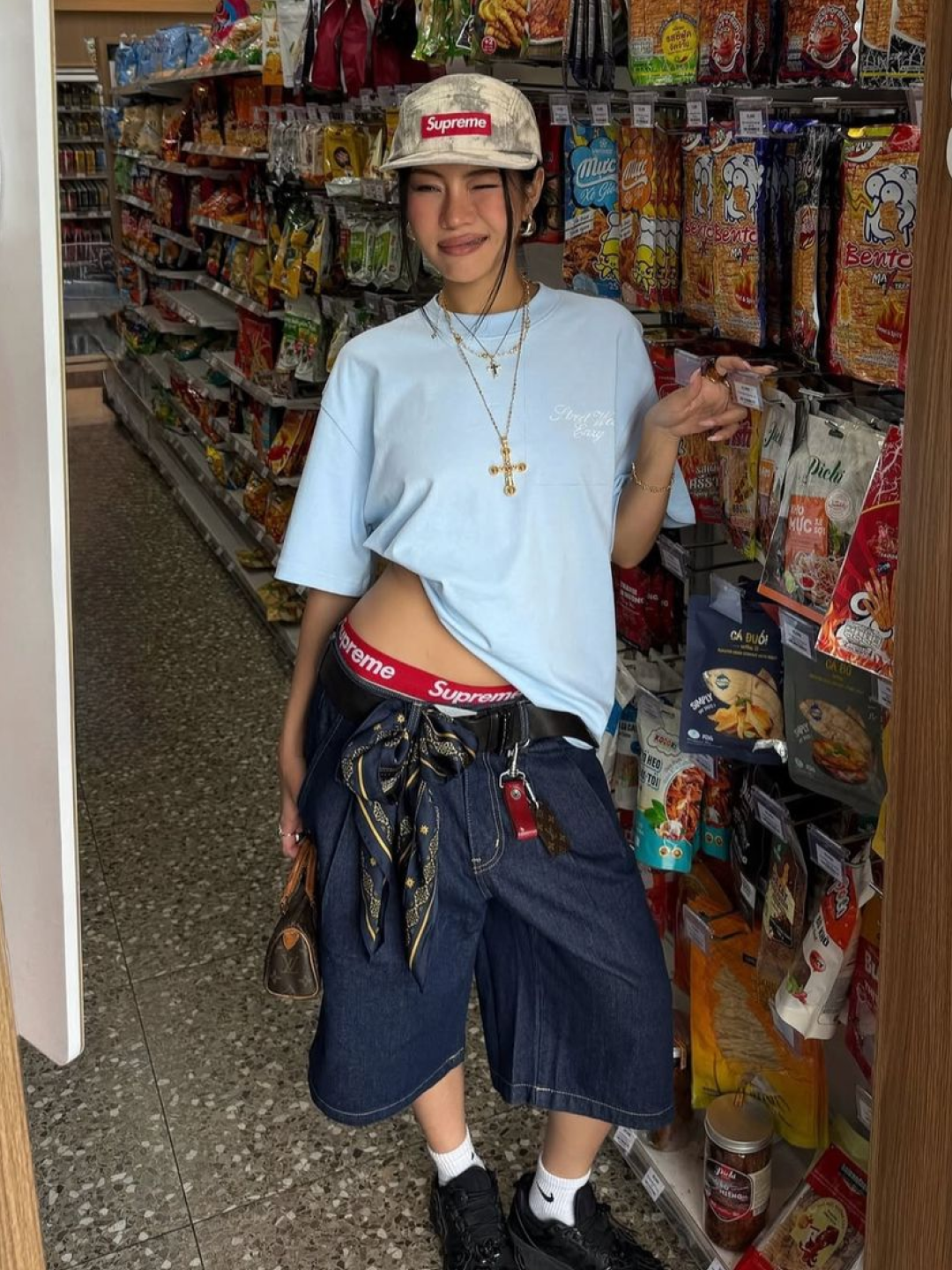 Supreme Bandana Jacquard Denim Camp Cap Blue - 25SS, Supreme Washed Chino Twill Camp Cap Desert Camo - 24SS 착용 스타일 - 2