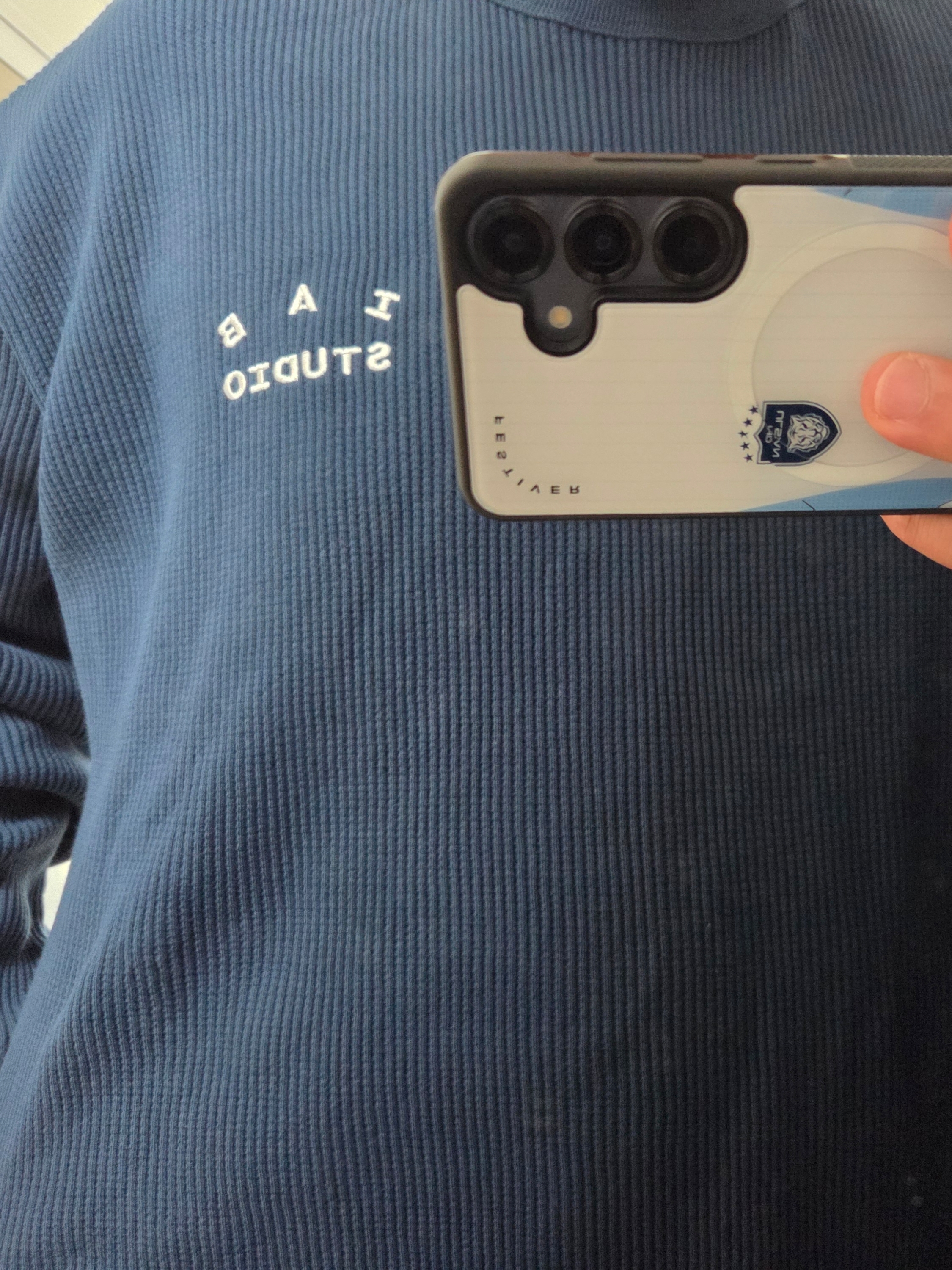 IAB Studio IAB Waffle Long Sleeve Navy 착용 스타일
