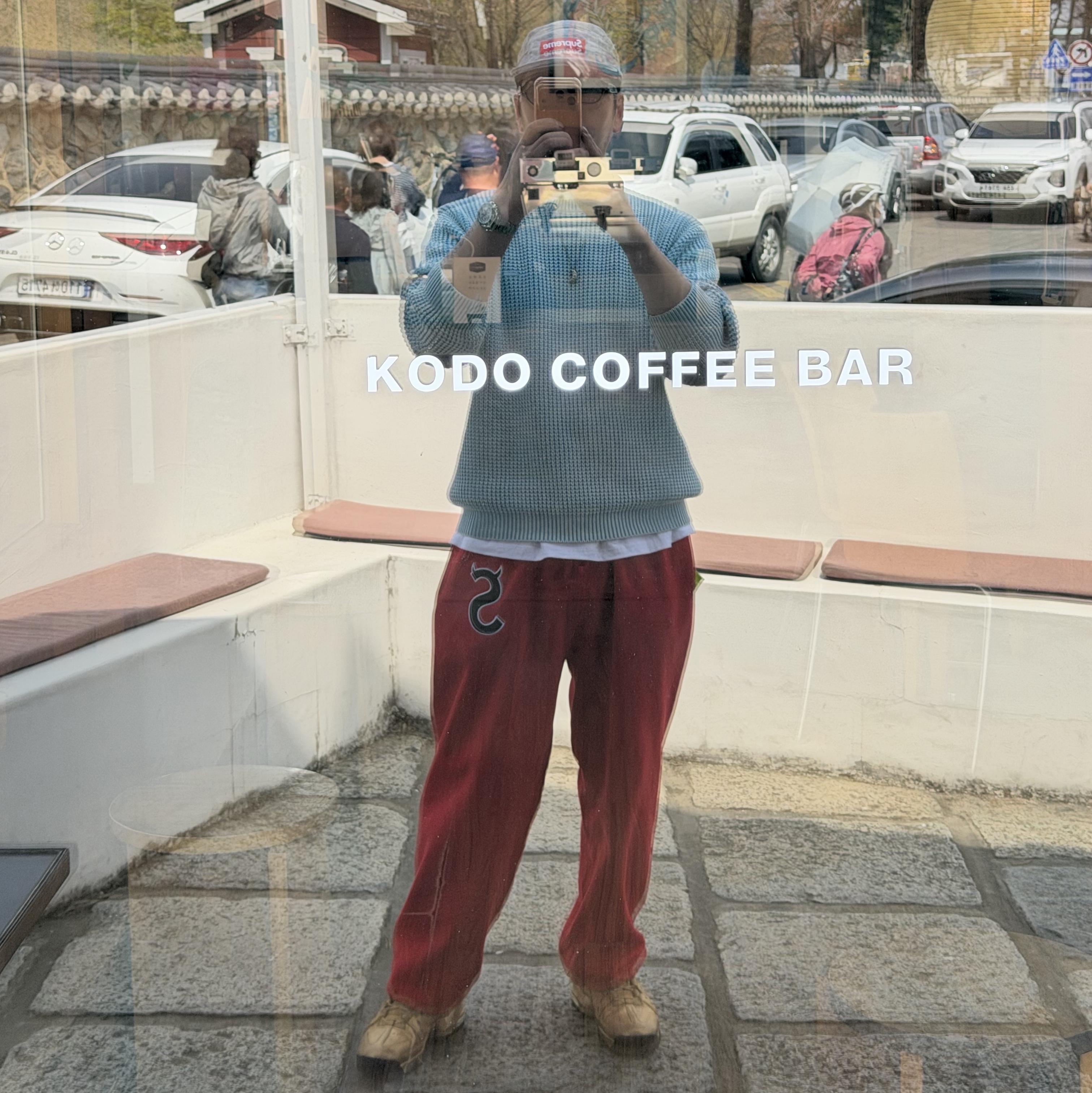 Supreme Devil S Logo Sweatpant Red - 26SS, Supreme Washed Small Box Waffle Sweater Light Blue - 26SS 착용 스타일