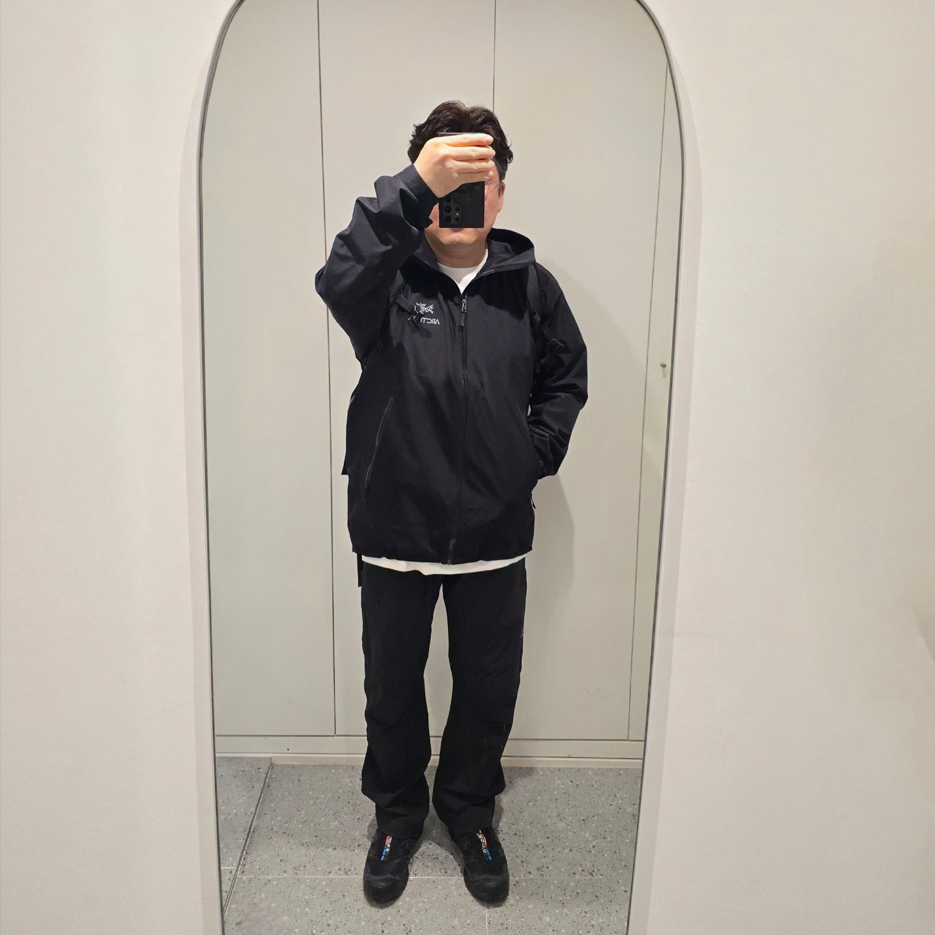 Arc'teryx Conveyor Belt 38mm Black, Arc'teryx Cronin Pants Black 착용 스타일