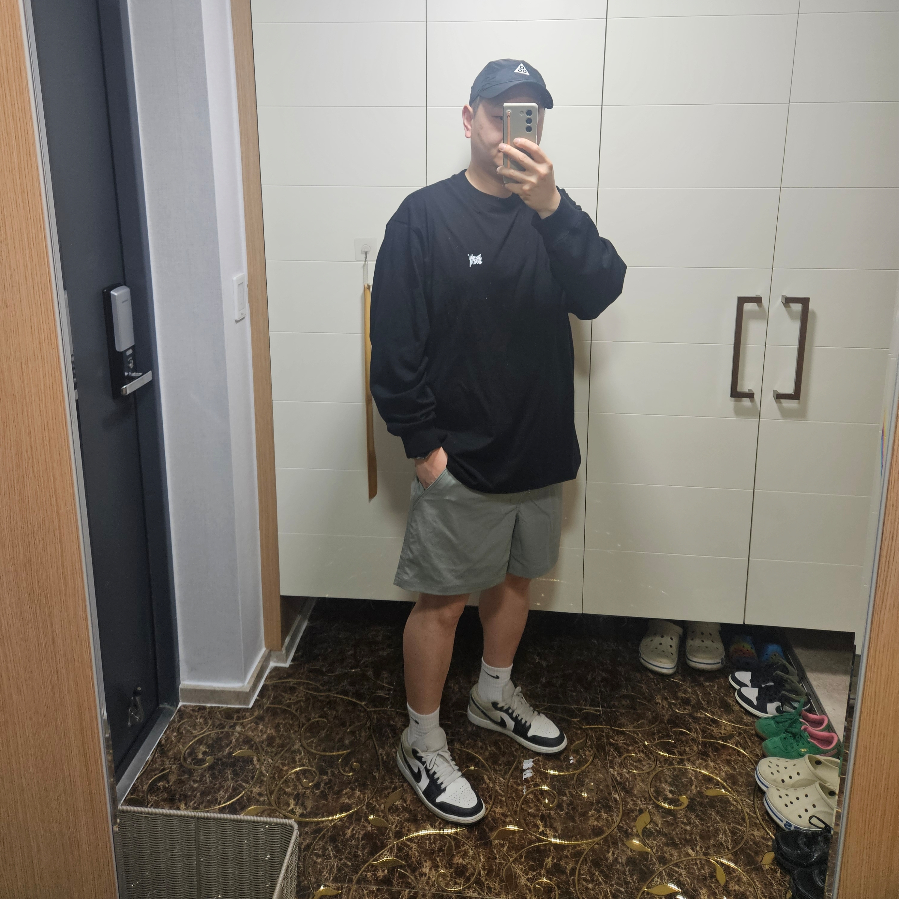 Nike ACG Hiking Shorts Dark Stucco - Asia, Nike ACG Trail Cap Black 착용 스타일