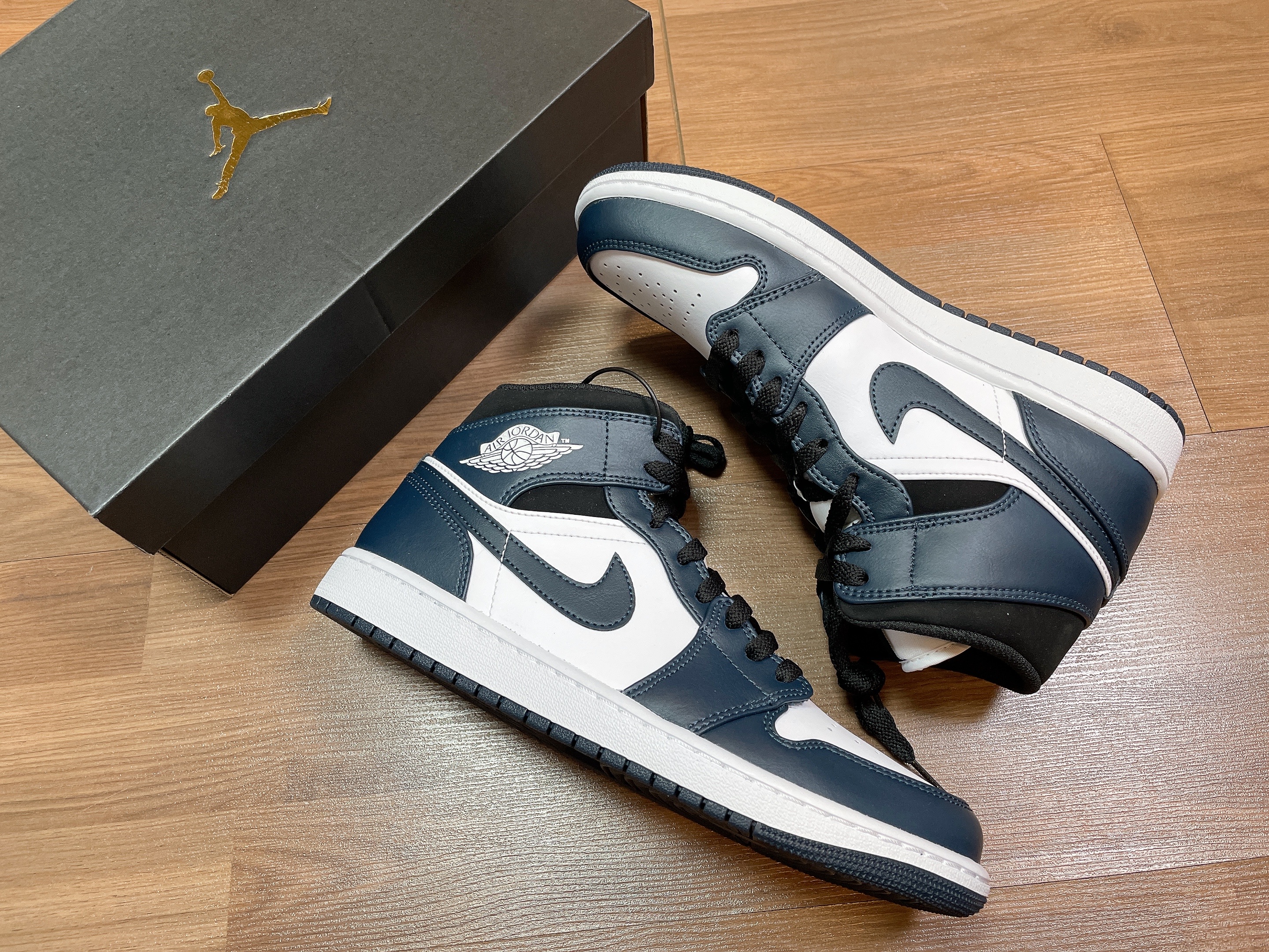 Jordan 1 Mid Dark Teal 착용 스타일