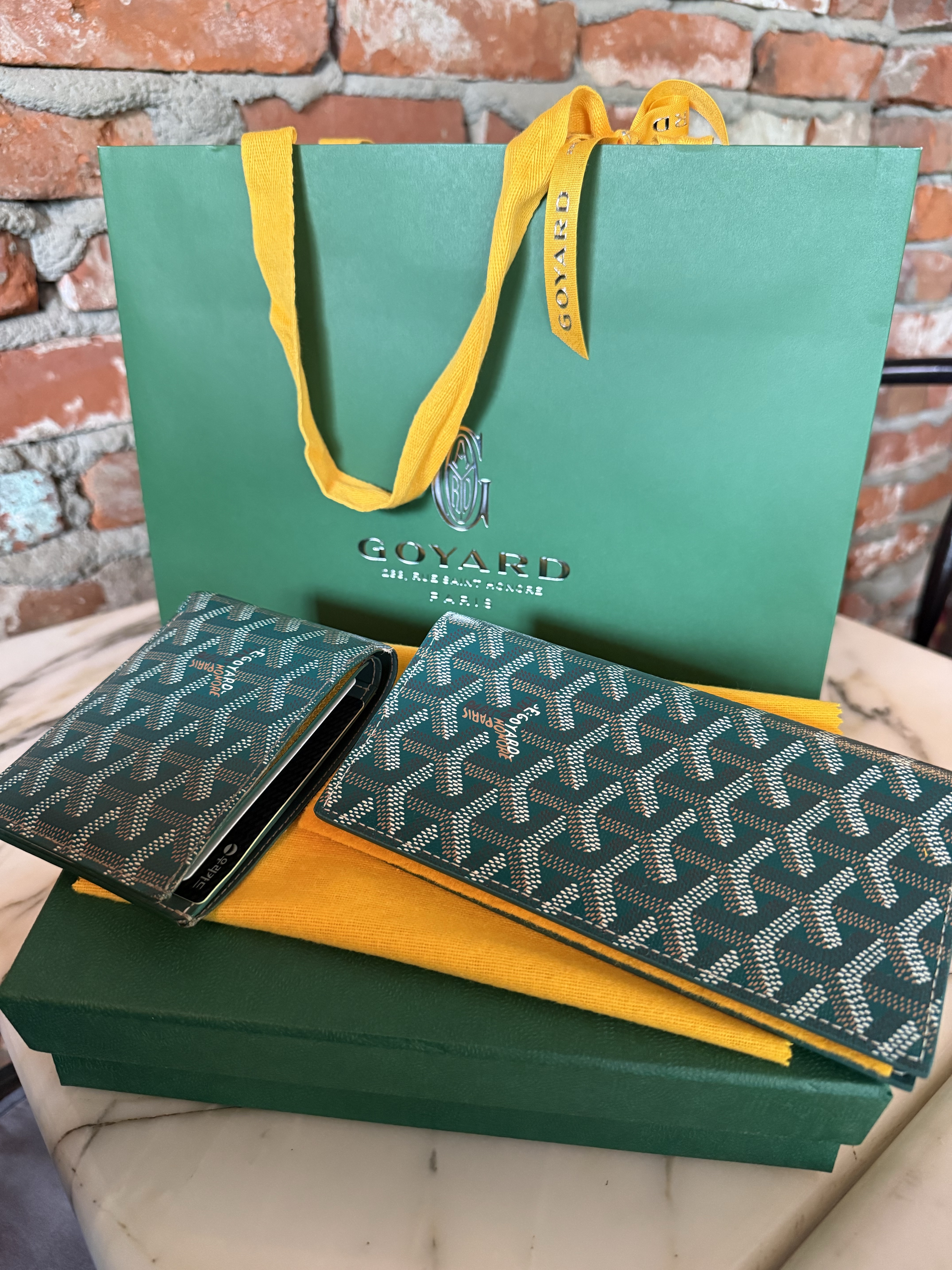 Goyard Victoire Wallet Green, Goyard Saint Roch Wallet Green 착용 스타일