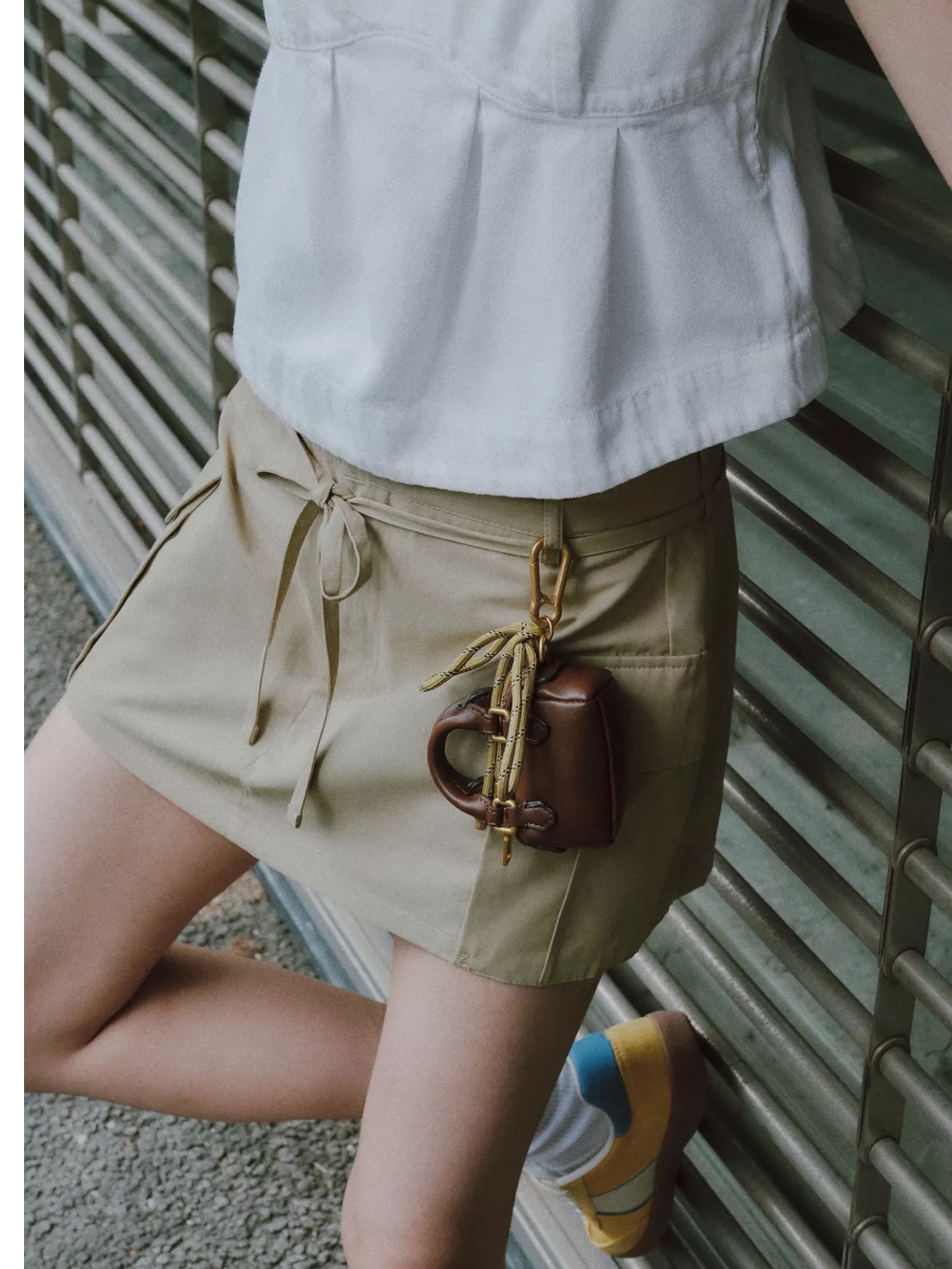 Zara Mini City Charm Bag Dark Sand 착용 스타일 - 1