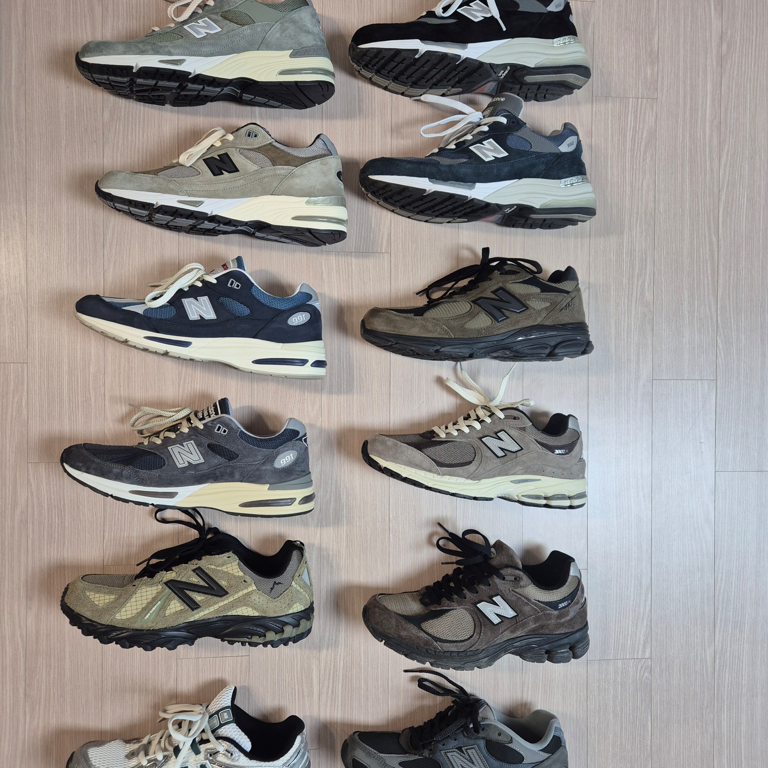 New Balance 992 Made in USA Core Black Grey, New Balance 992 Made in USA Core Navy 착용 스타일 - 3