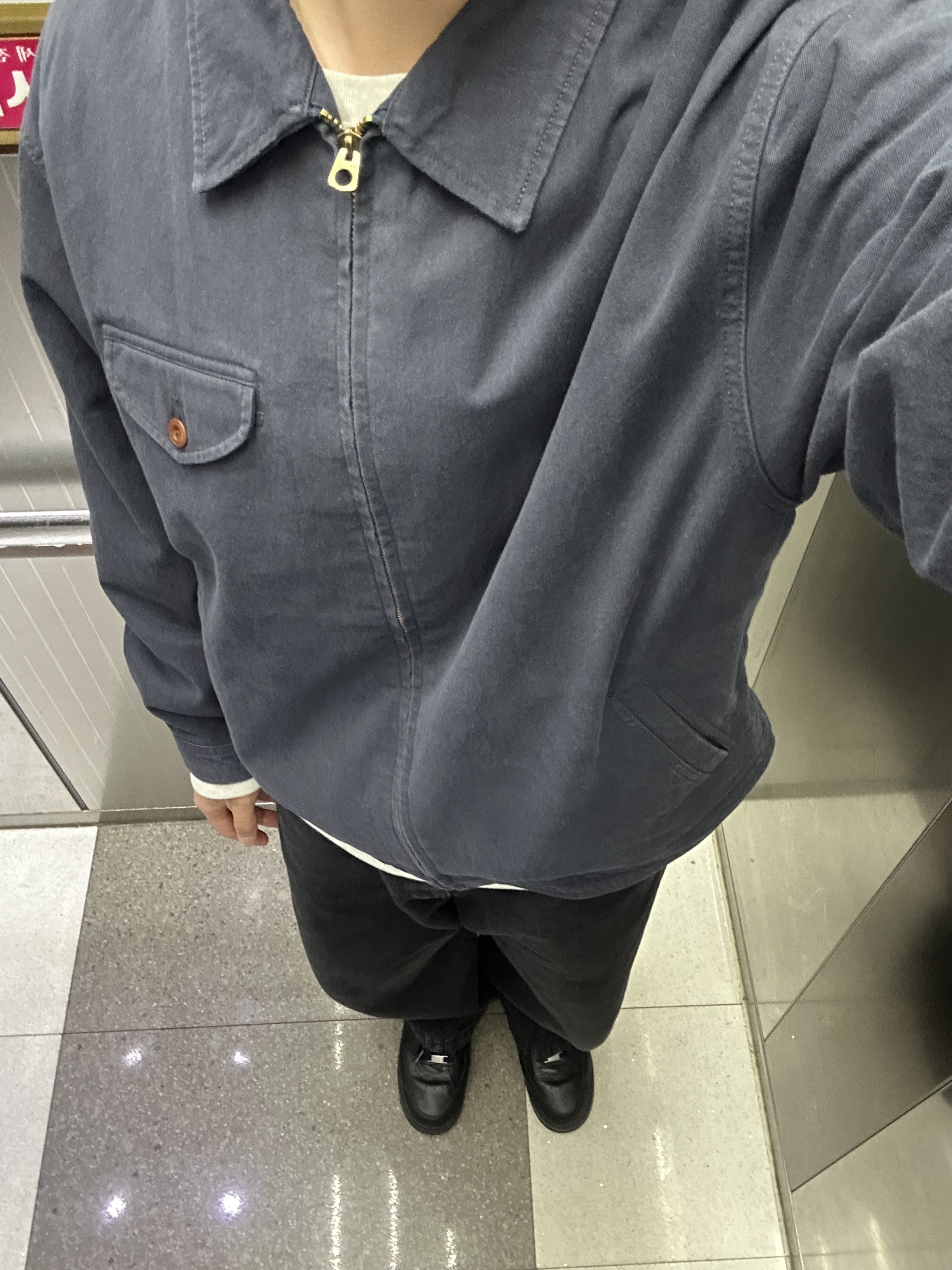 Khakis Washed Swing Jacket Navy 착용 스타일