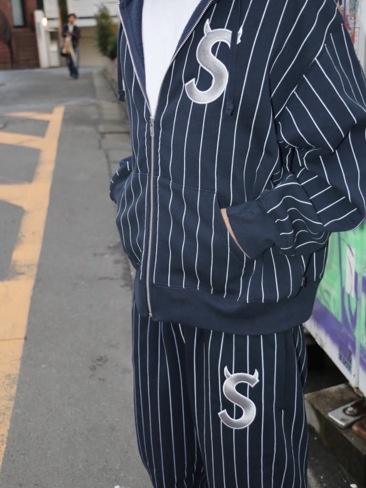 Supreme Devil S Logo Zip Up Hooded Sweatshirt Stripe - 26SS 착용 스타일 - 1