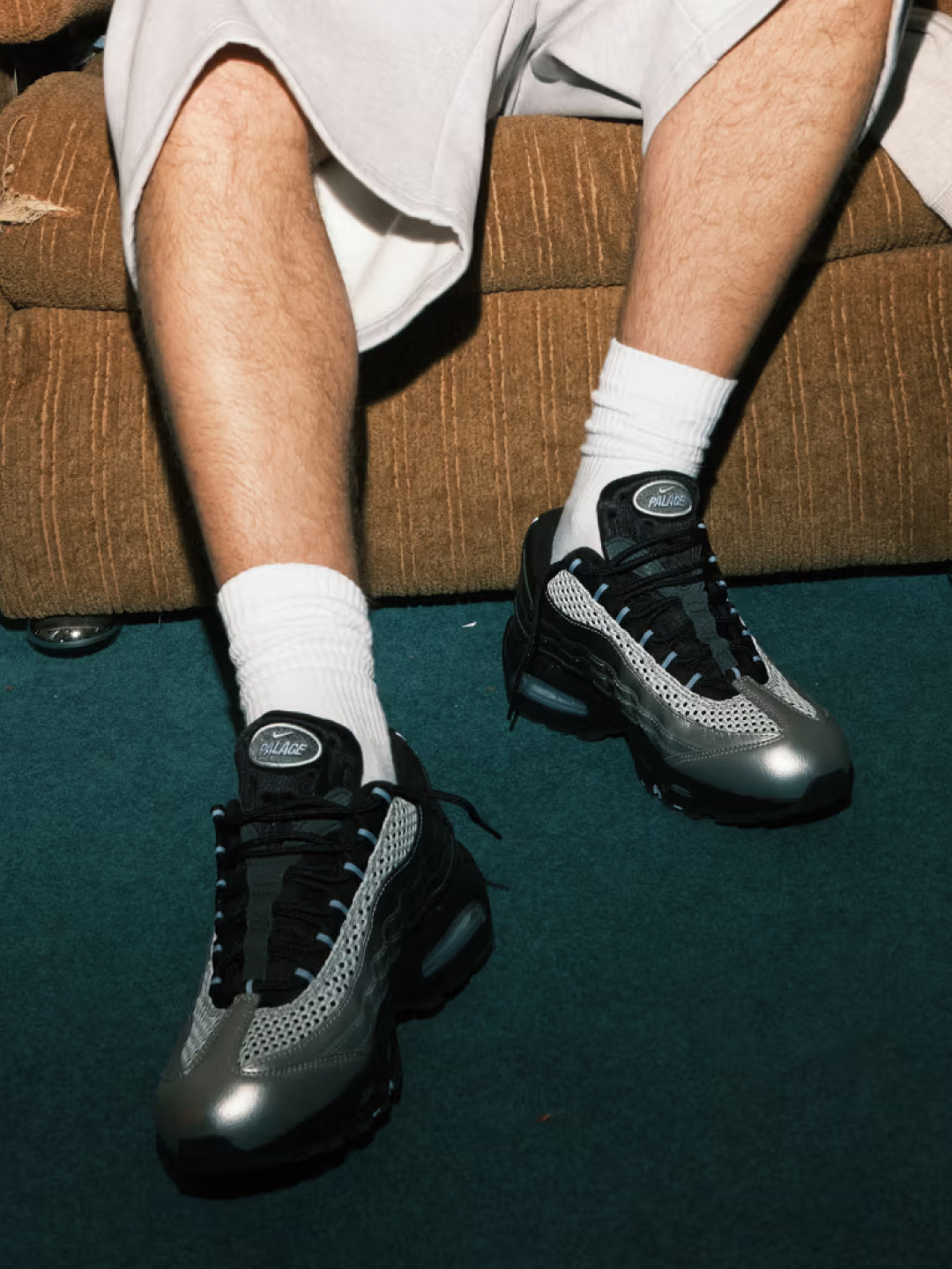 Nike x Palace Air Max 95 Metallic Silver Aluminum, Palace x Nike Font Swoosh T-Shirt Black - 26SS μ°©μ© μ€νμΌ - 2