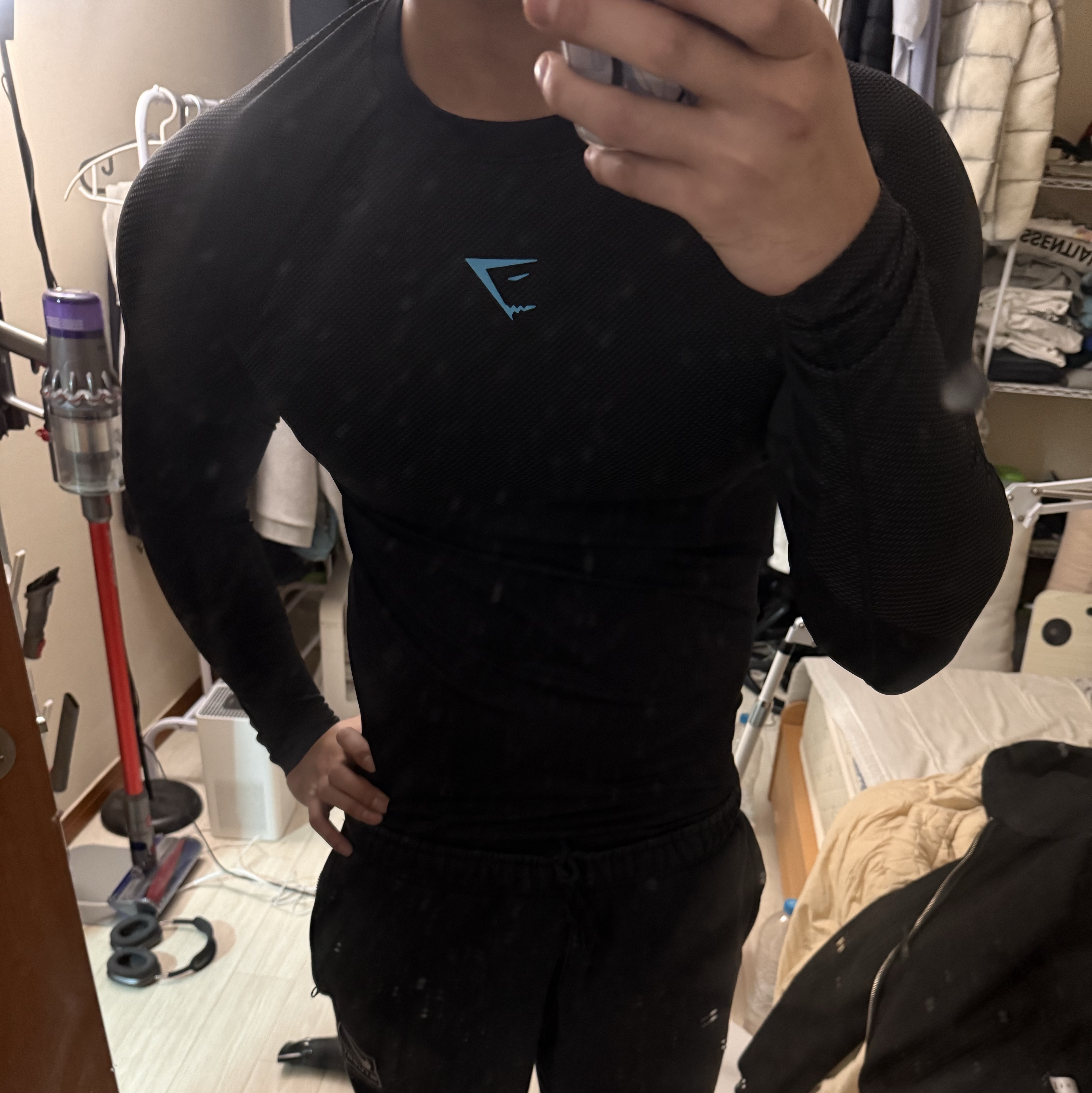 Gymshark Onyx 5.0 Seamless Long Sleeve T-Shirt Black Onyx Grey 착용 스타일