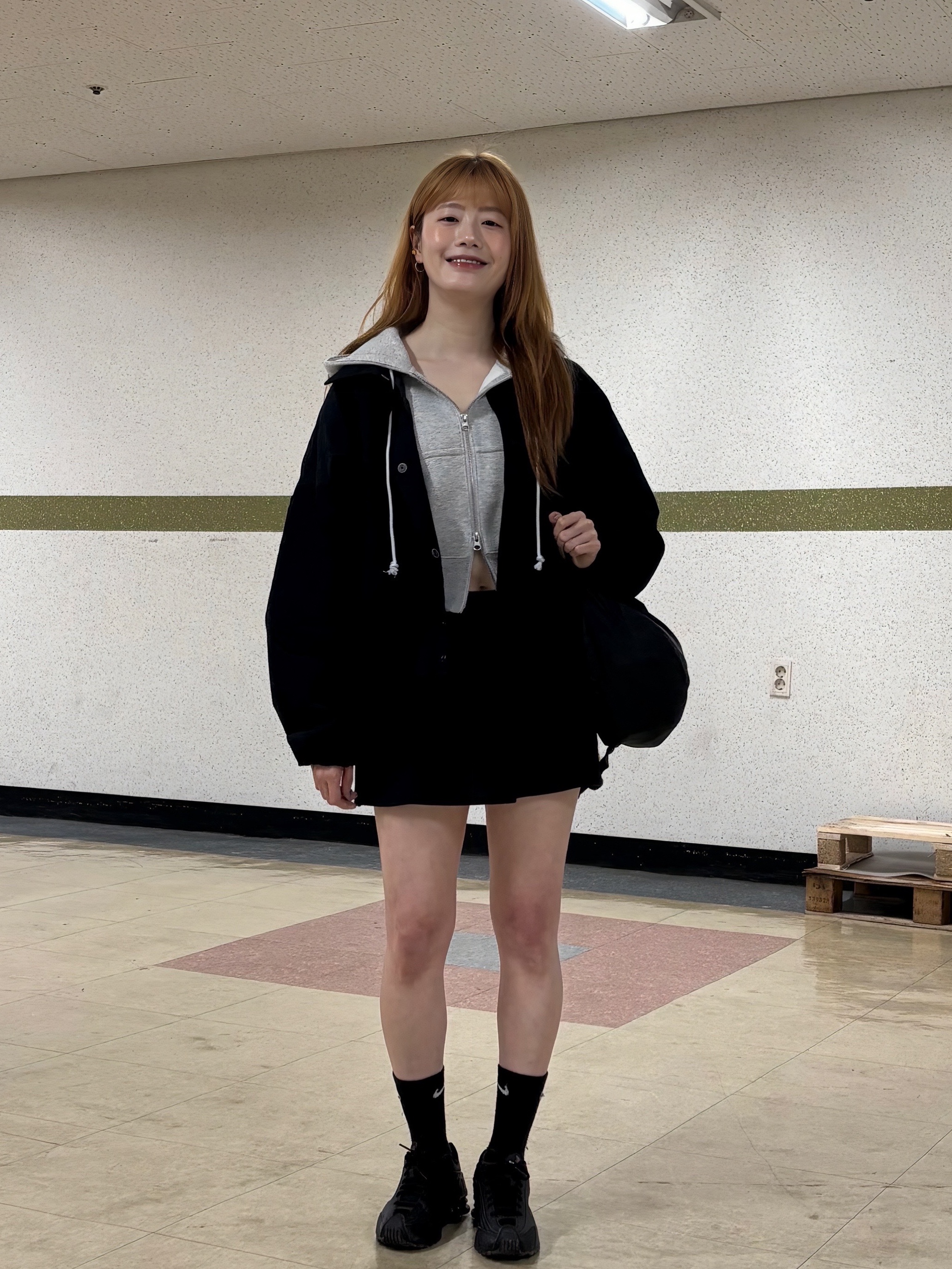Mischief Lightweight Zip Around Backpack Black, (W) Nike Shox R4 Black 착용 스타일 - 5