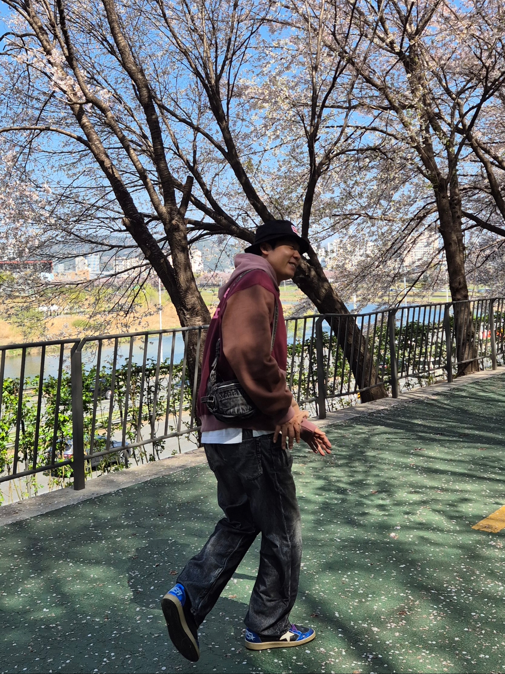 IAB Studio IAB Multi Color Hoodie, Our Legacy Third Cut Digital Dark Aurora Corduroy 착용 스타일 - 2