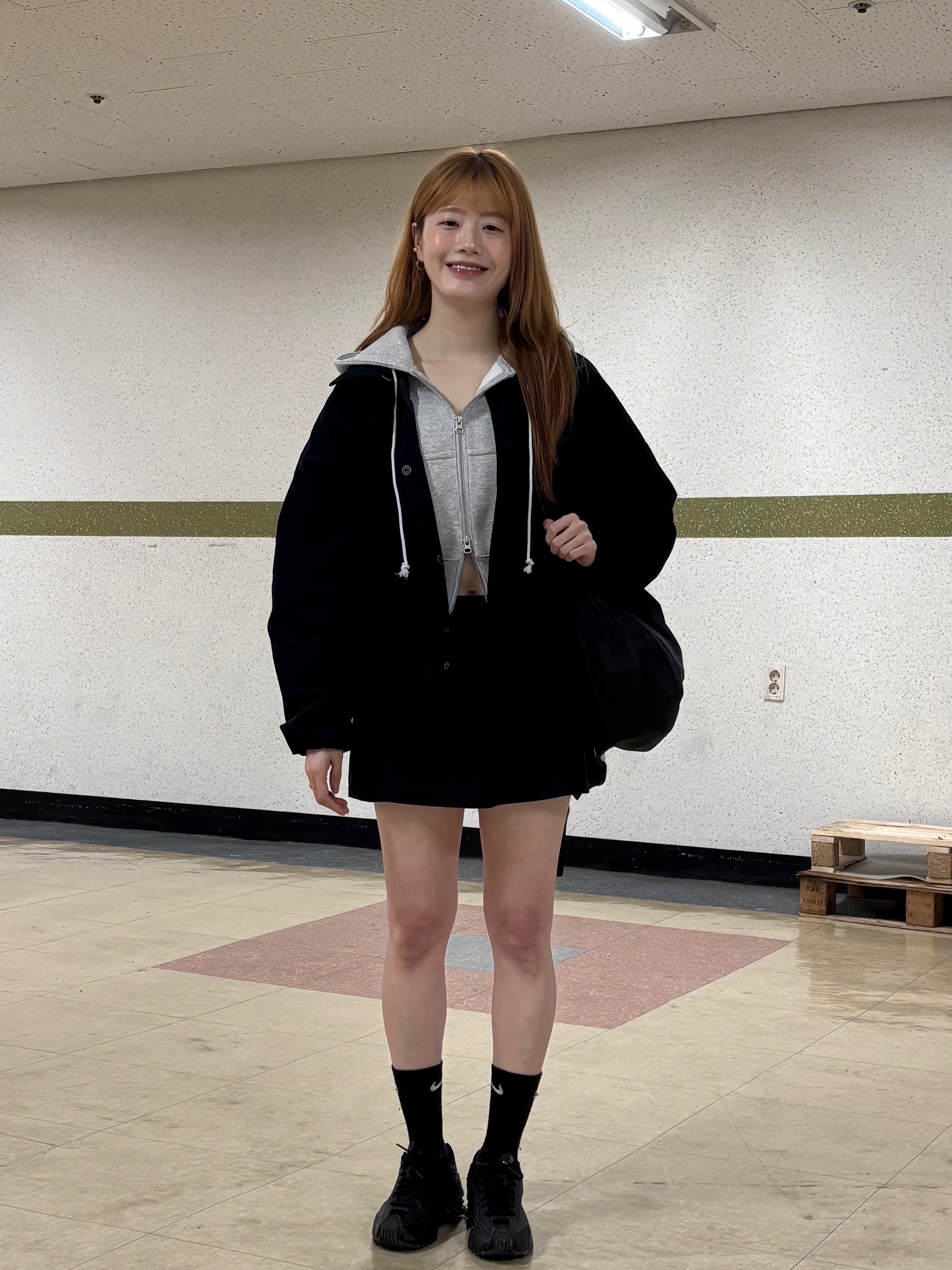 Mischief Lightweight Zip Around Backpack Black, (W) Nike Shox R4 Black 착용 스타일 - 1
