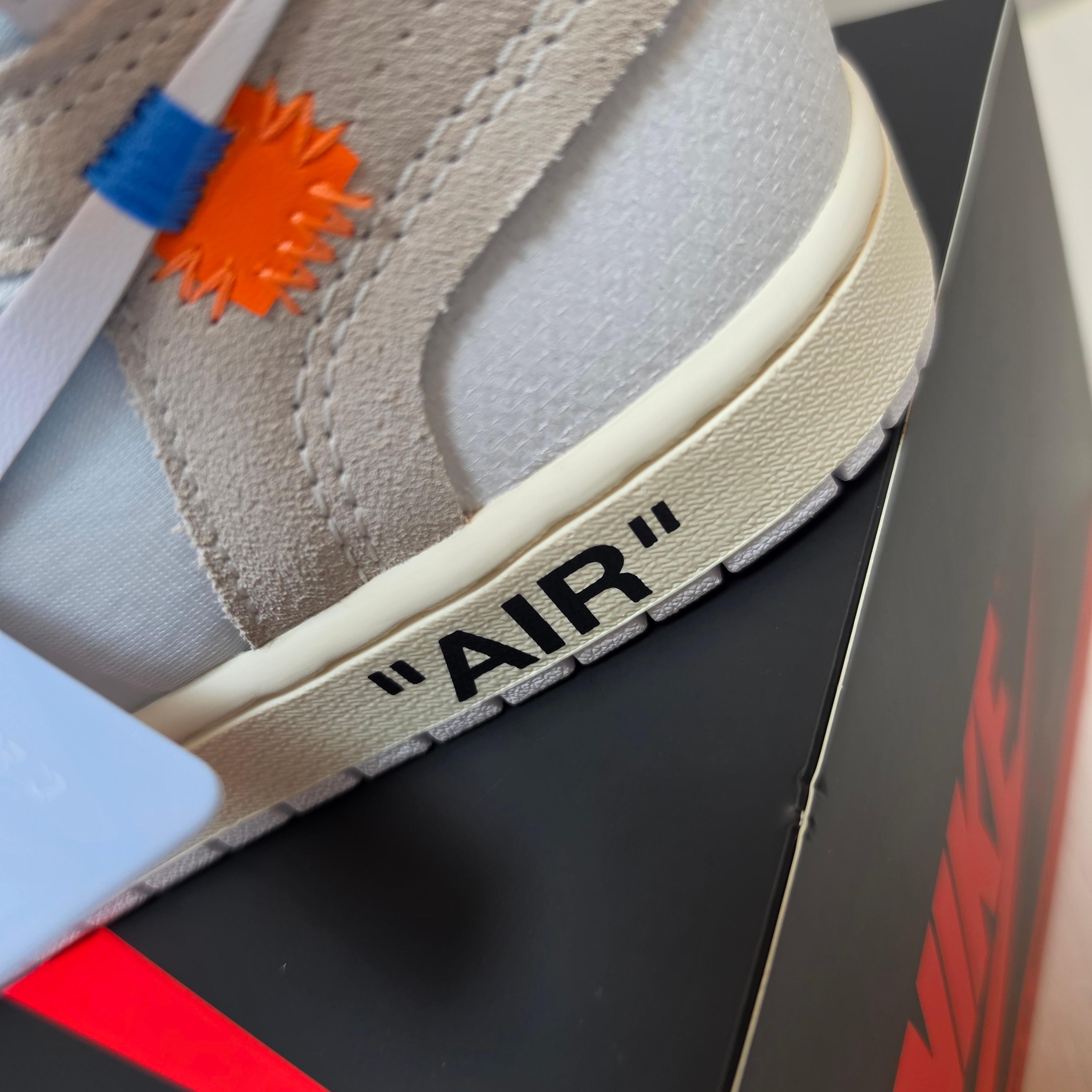 Jordan 1 x Virgil Abloh Archive Retro High Alaska White 착용 스타일 - 5