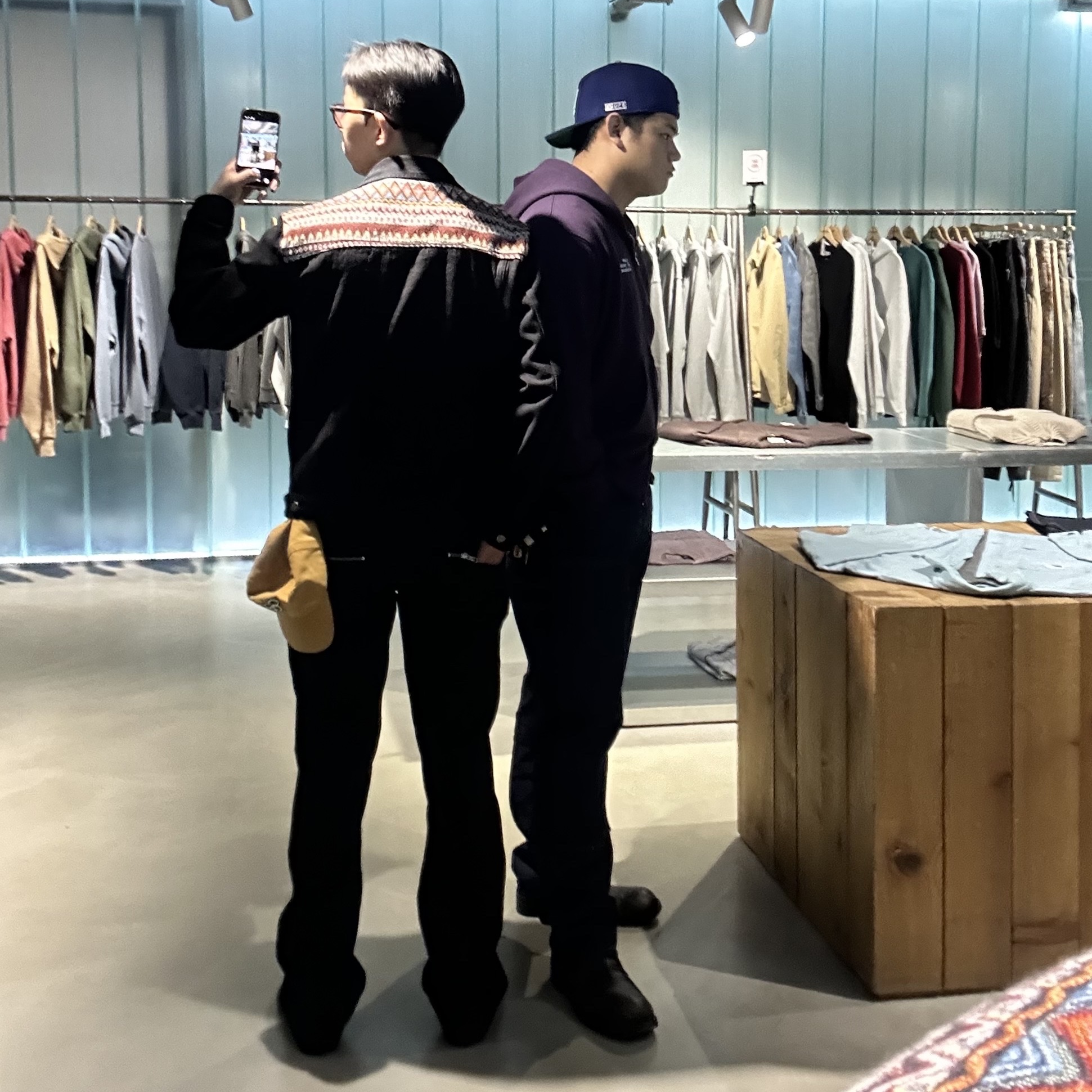 ersco Ancient Denim Trucker Jacket Black 착용 스타일 - 1