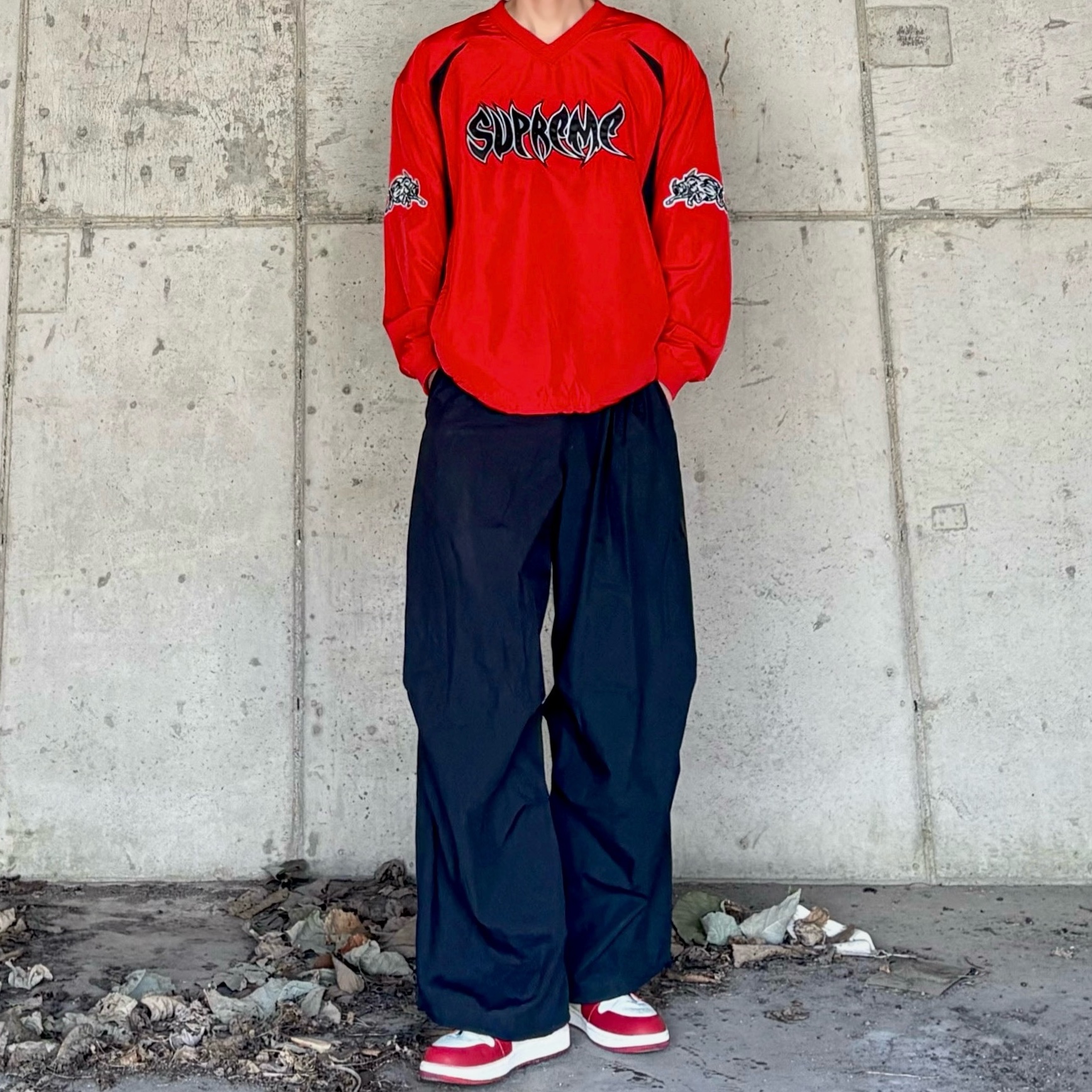 Supreme Warthog Warm Up Pullover Red - 25FW, Jordan 1 Retro High OG Chicago 2022 착용 스타일