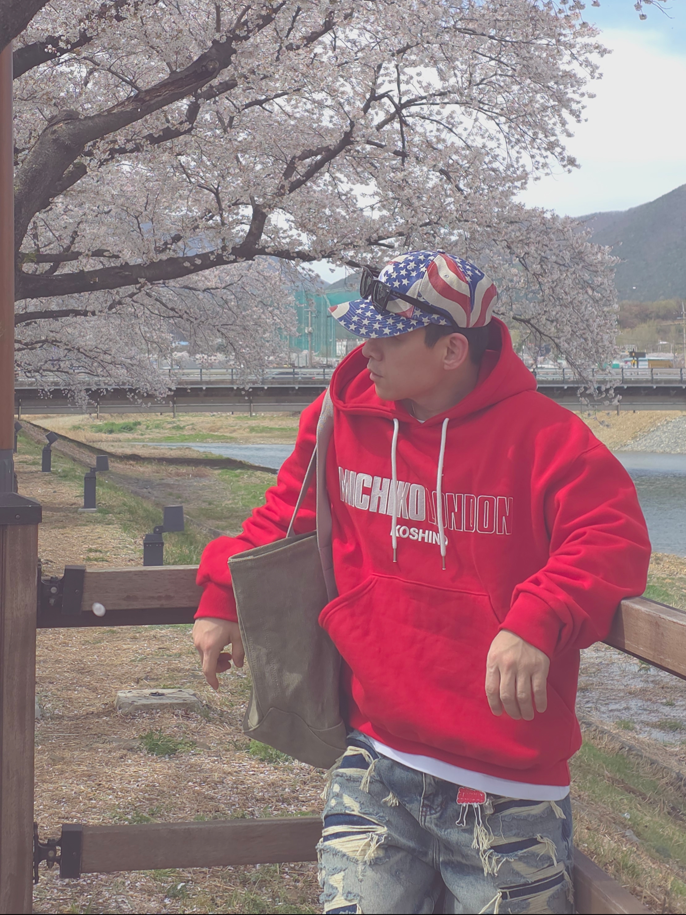 Supreme Pigment Coated S Logo 6-Panel Flag - 26SS, Stussy Waxed Canvas Market Tote Stone 착용 스타일 - 2