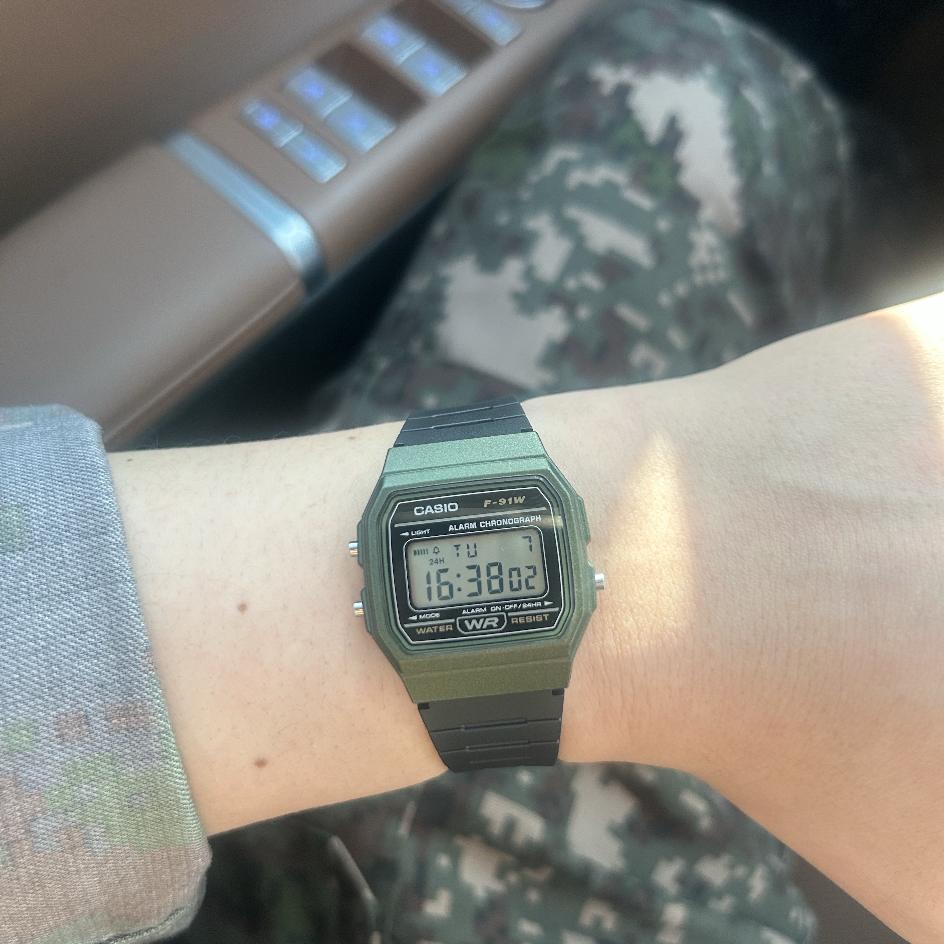 Casio F-91WM-3A 착용 스타일