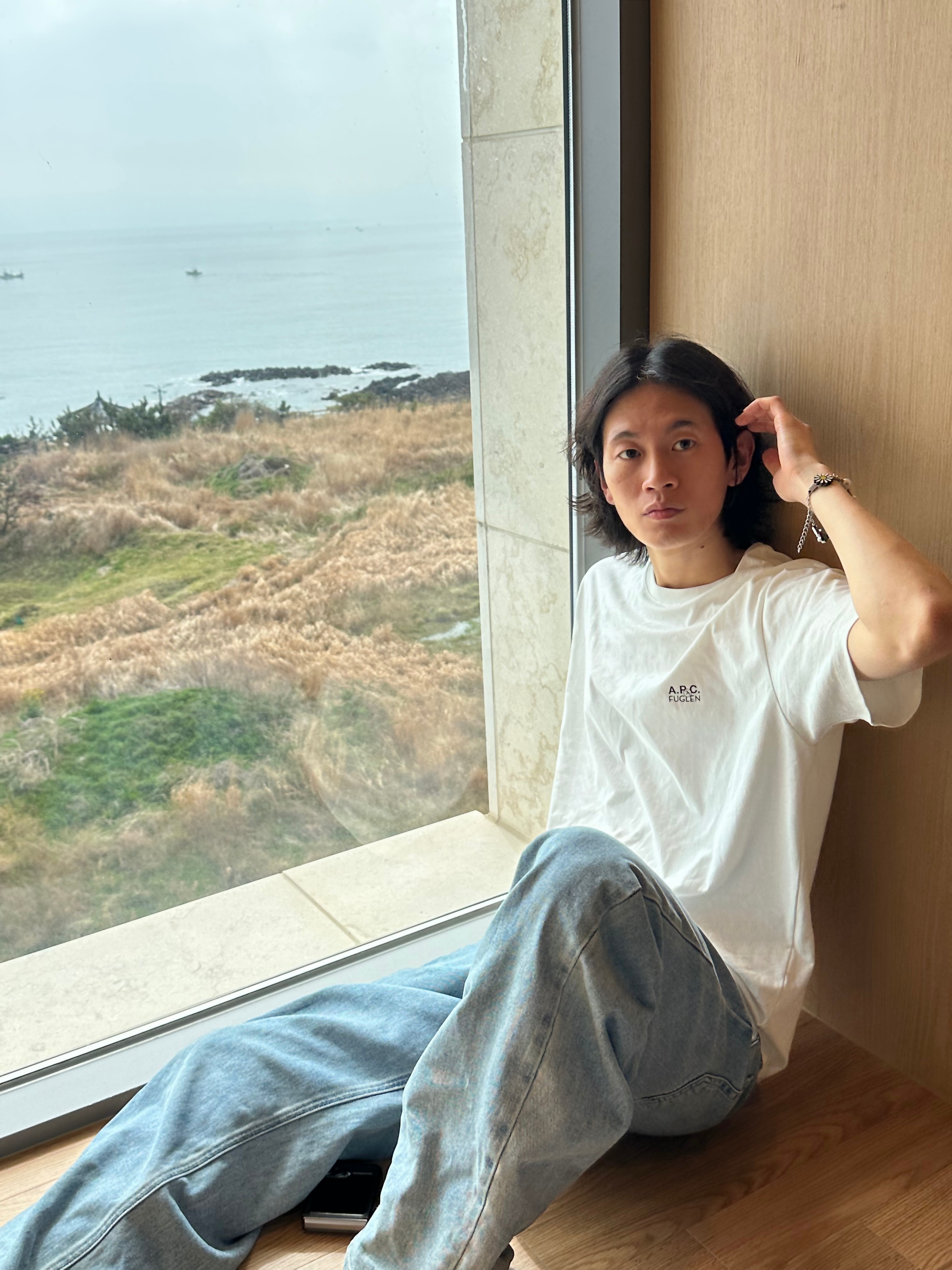 A.P.C. x Fuglen T-Shirt Ivory, Maison Margiela Numerical Slim Silver Ring Silver 착용 스타일 - 3