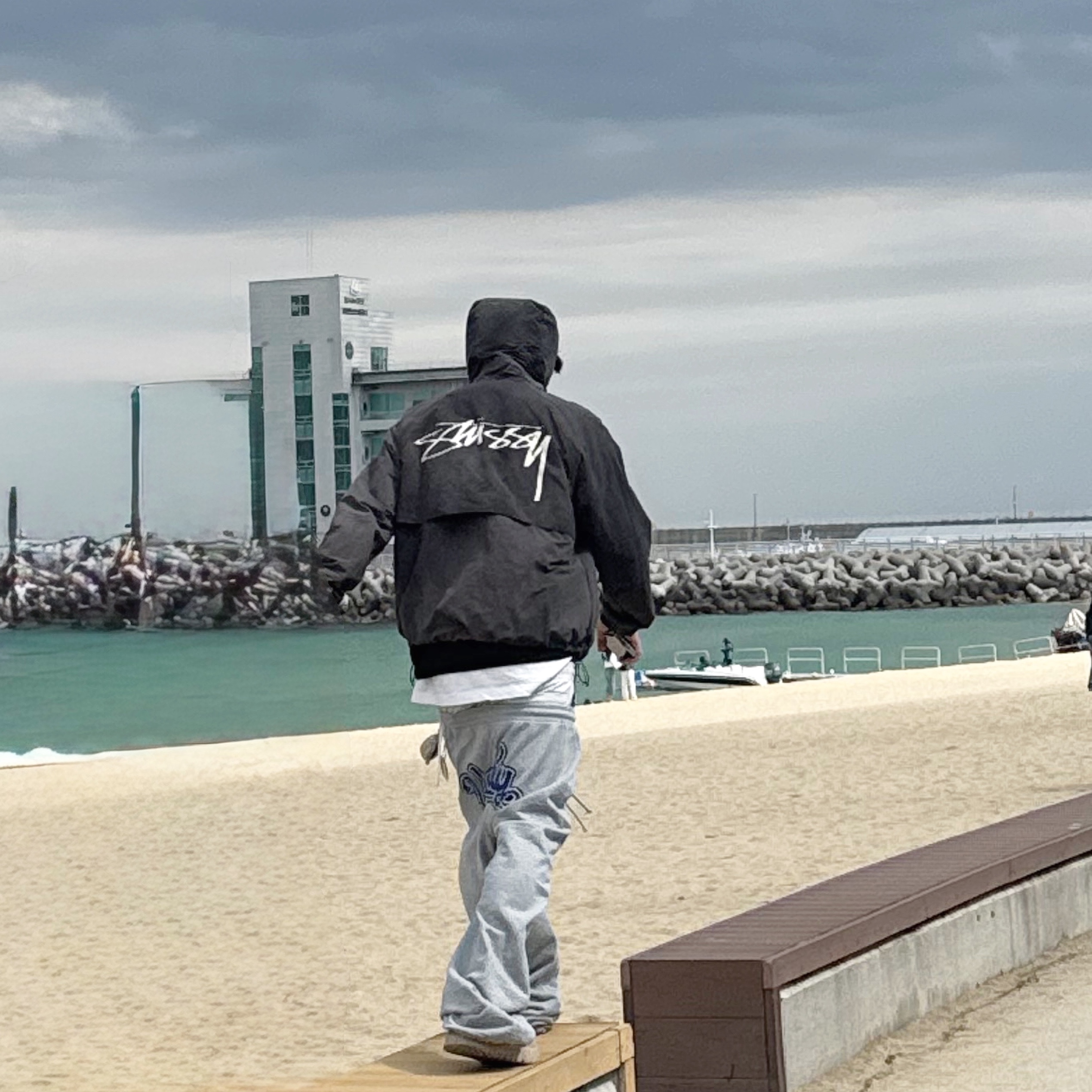 Protocol Index x Vandy The Pink 3 Layered Sweatpants Melange Grey, Stussy Wave Dye Beach Shell Jacket Black 착용 스타일