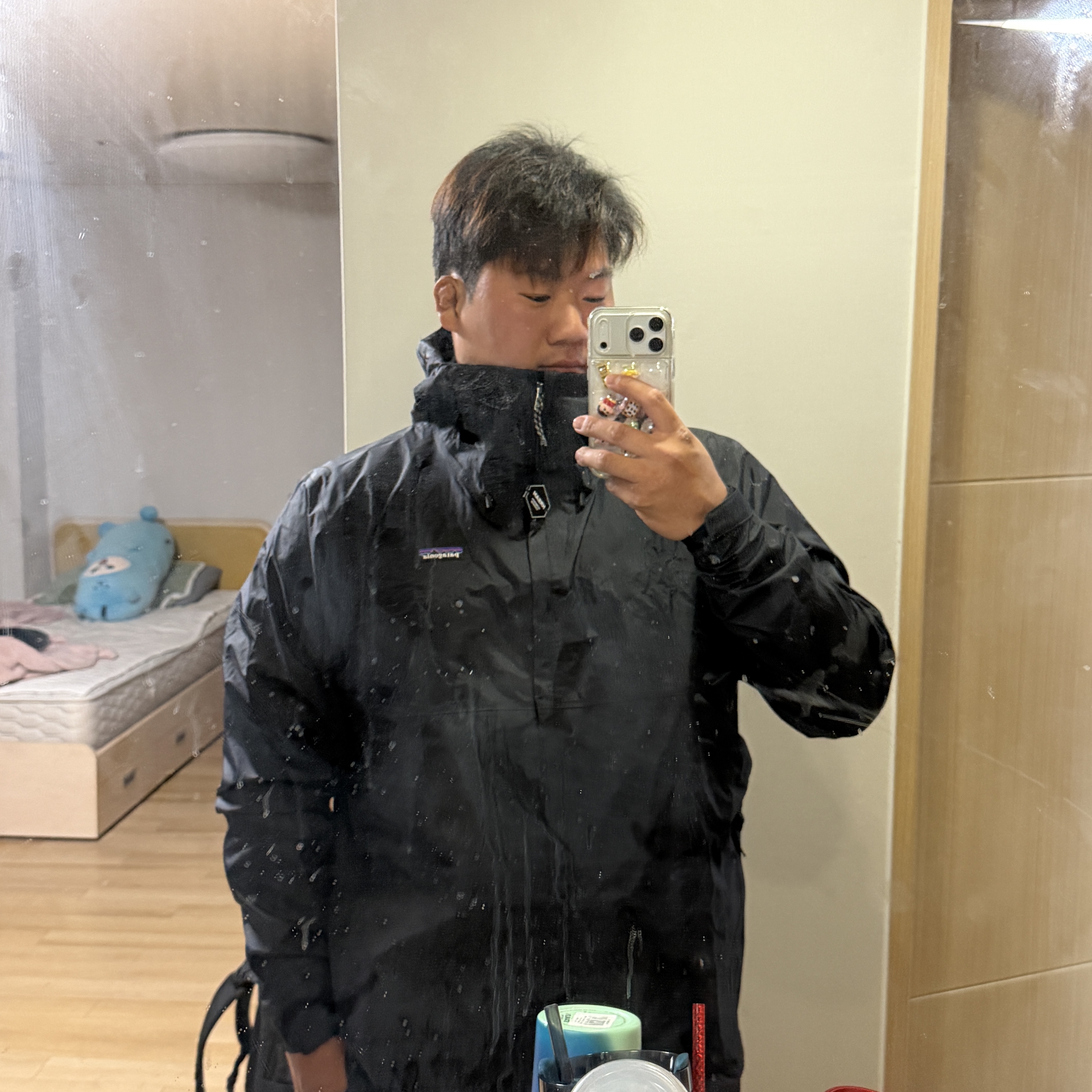 Patagonia Torrentshell 3L Jacket Black 착용 스타일