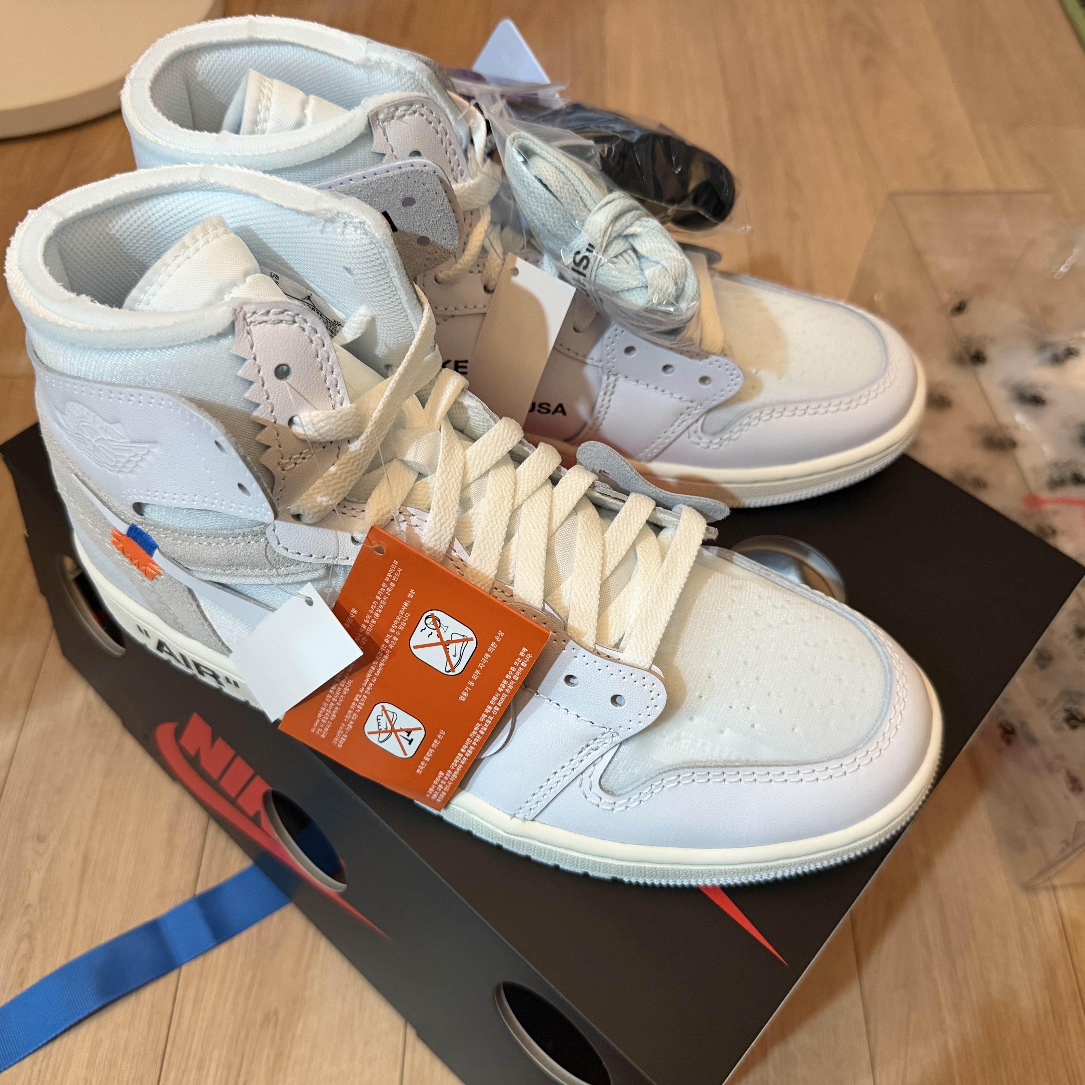 Jordan 1 x Virgil Abloh Archive Retro High Alaska White 착용 스타일 - 1