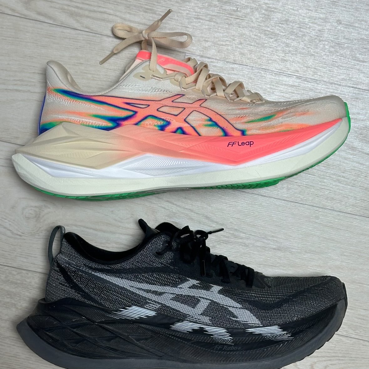 Asics Superblast 3 Seashell Sun Coral, Asics Superblast 2 Black White 착용 스타일 - 3
