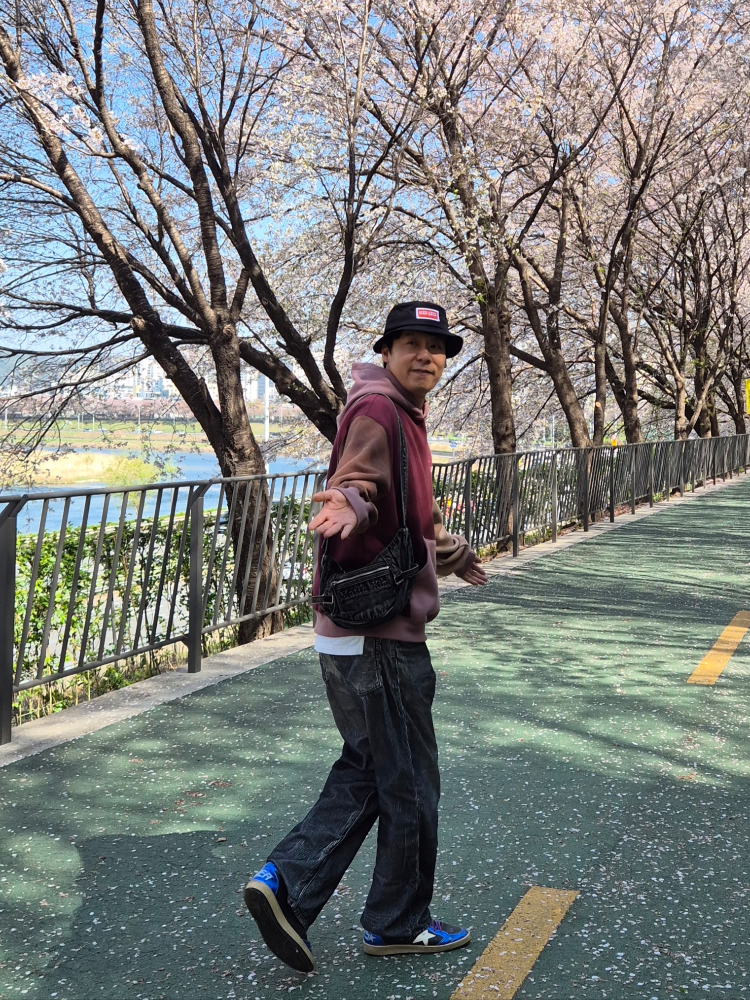 IAB Studio IAB Multi Color Hoodie, Our Legacy Third Cut Digital Dark Aurora Corduroy 착용 스타일 - 1