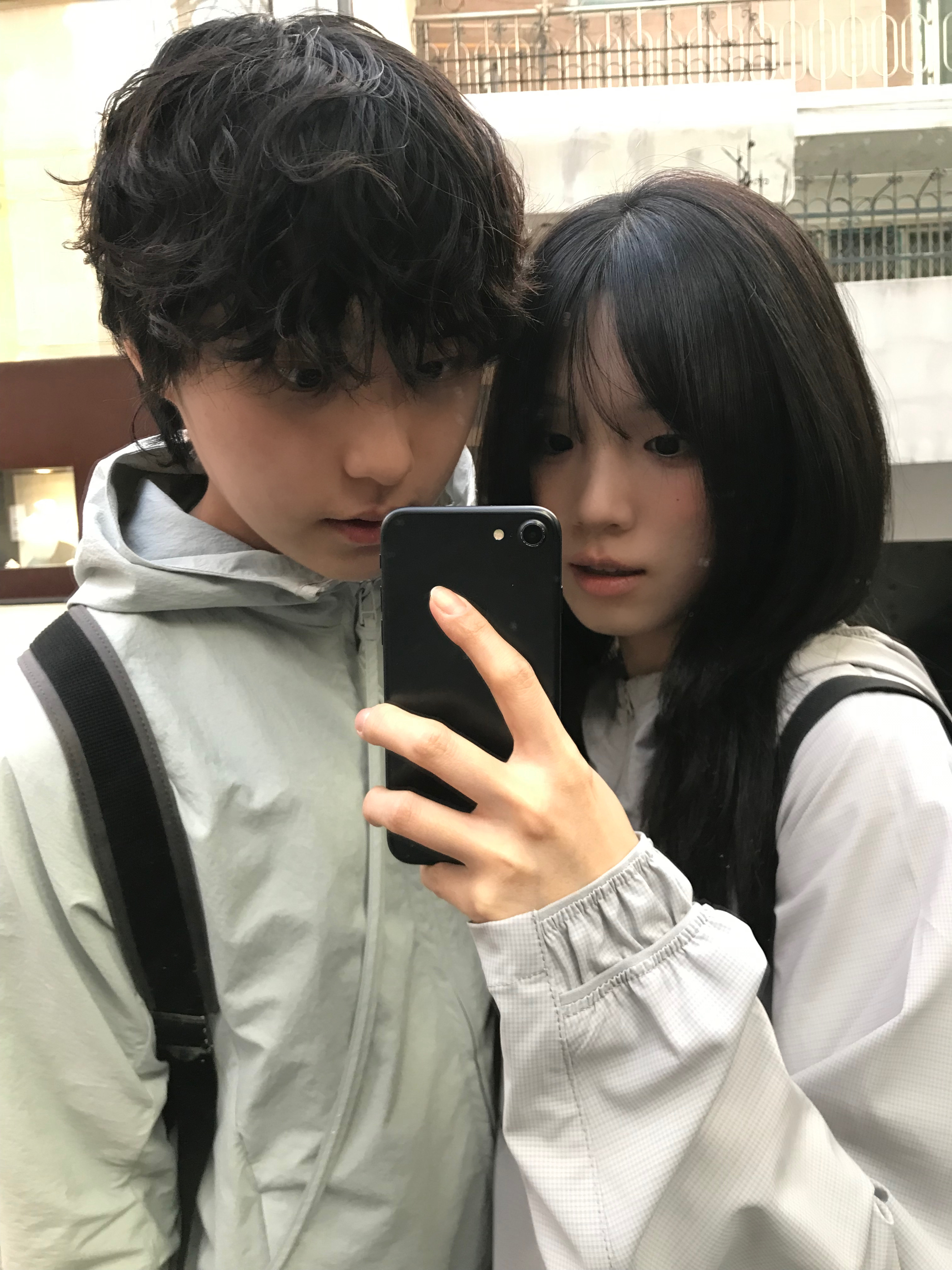 Sansan Gear Shift Jacket Light Grey, Sansan Gear Carapace Backpack Charcoal 착용 스타일
