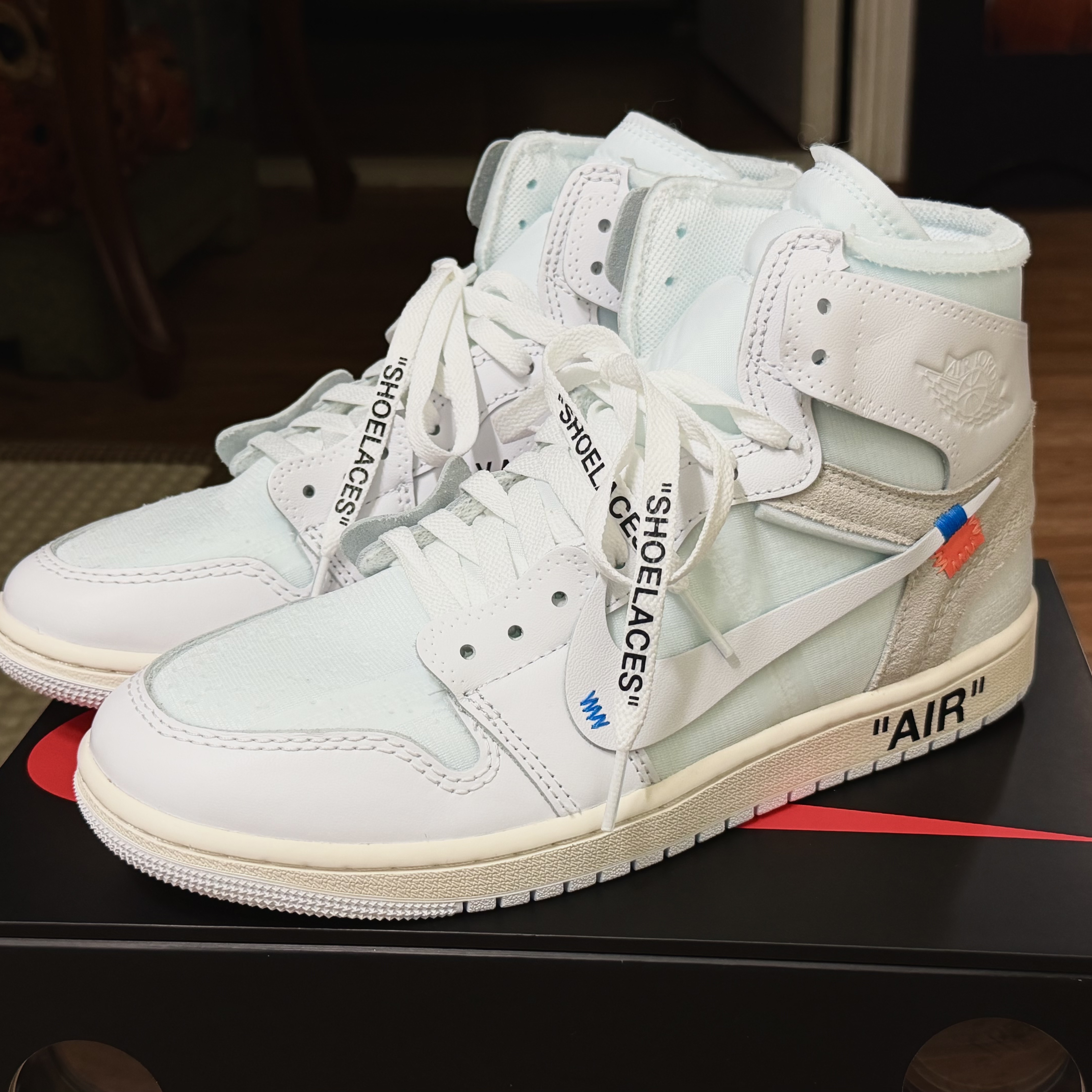 Jordan 1 x Virgil Abloh Archive Retro High Alaska White 착용 스타일 - 1