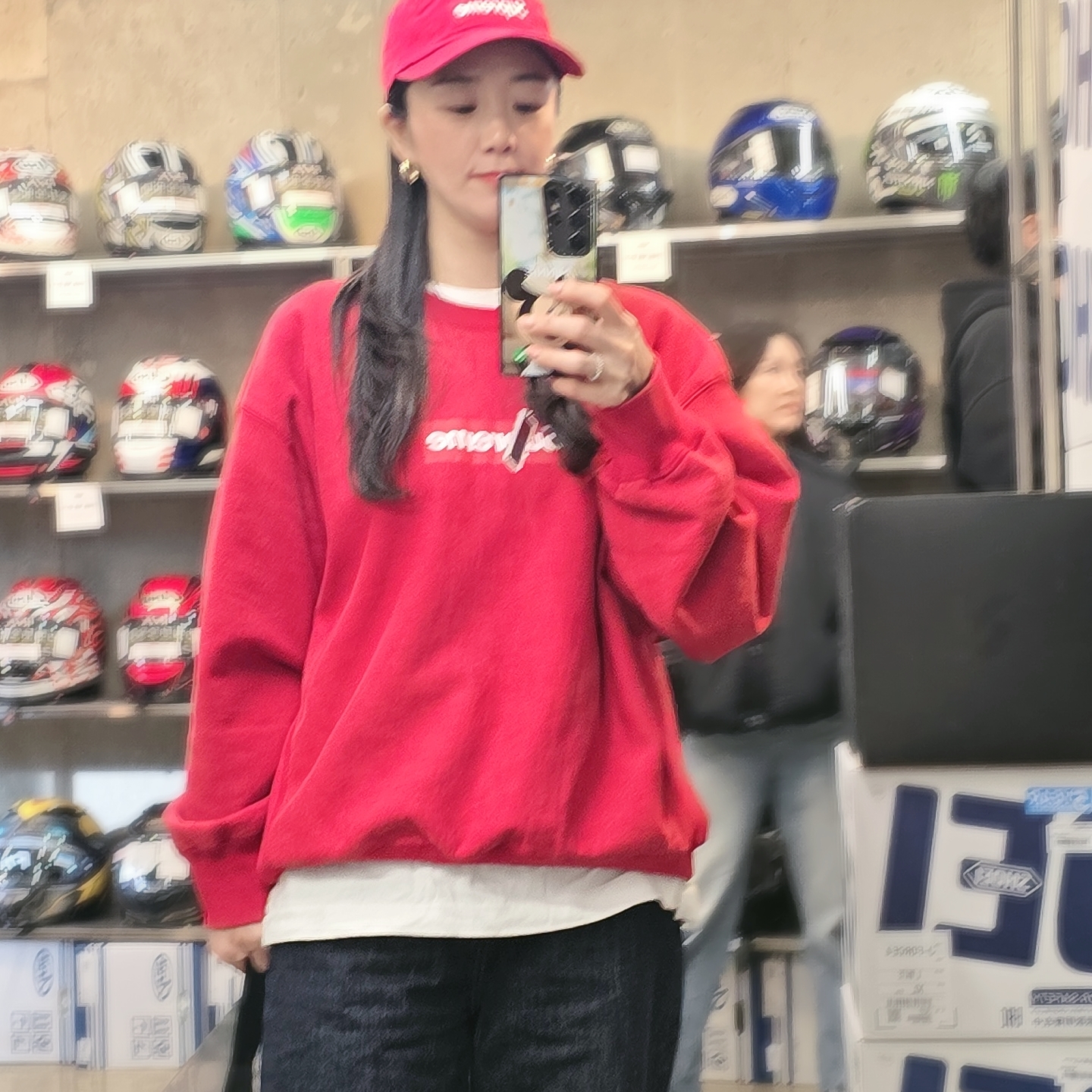 Supreme Washed Box Logo Crewneck Red - 25SS, Supreme Washed Chino Twill Camp Cap Red - 25SS 착용 스타일 - 2