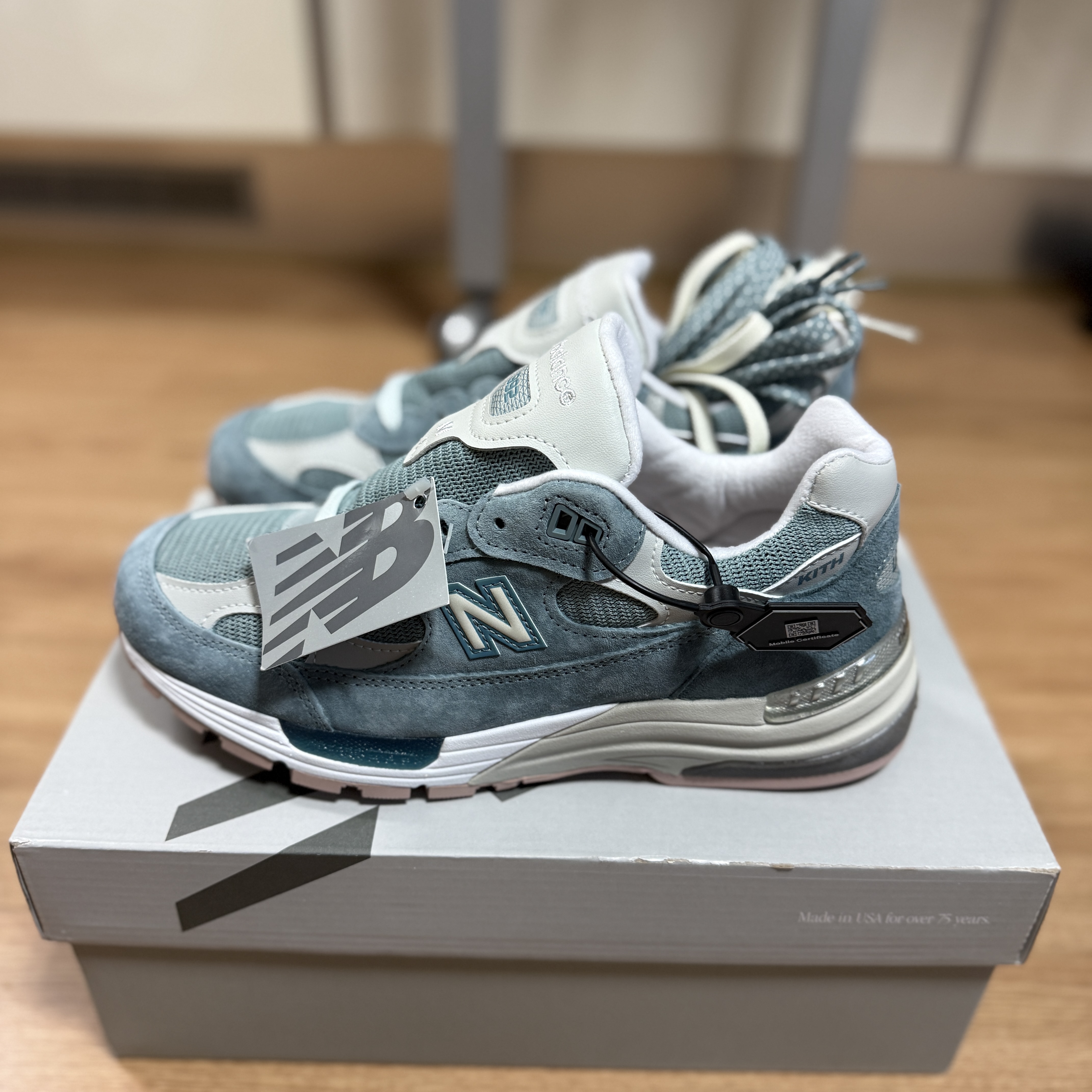 New Balance x Kith 992 Made in USA Aegean Blue Oyster 착용 스타일 - 1