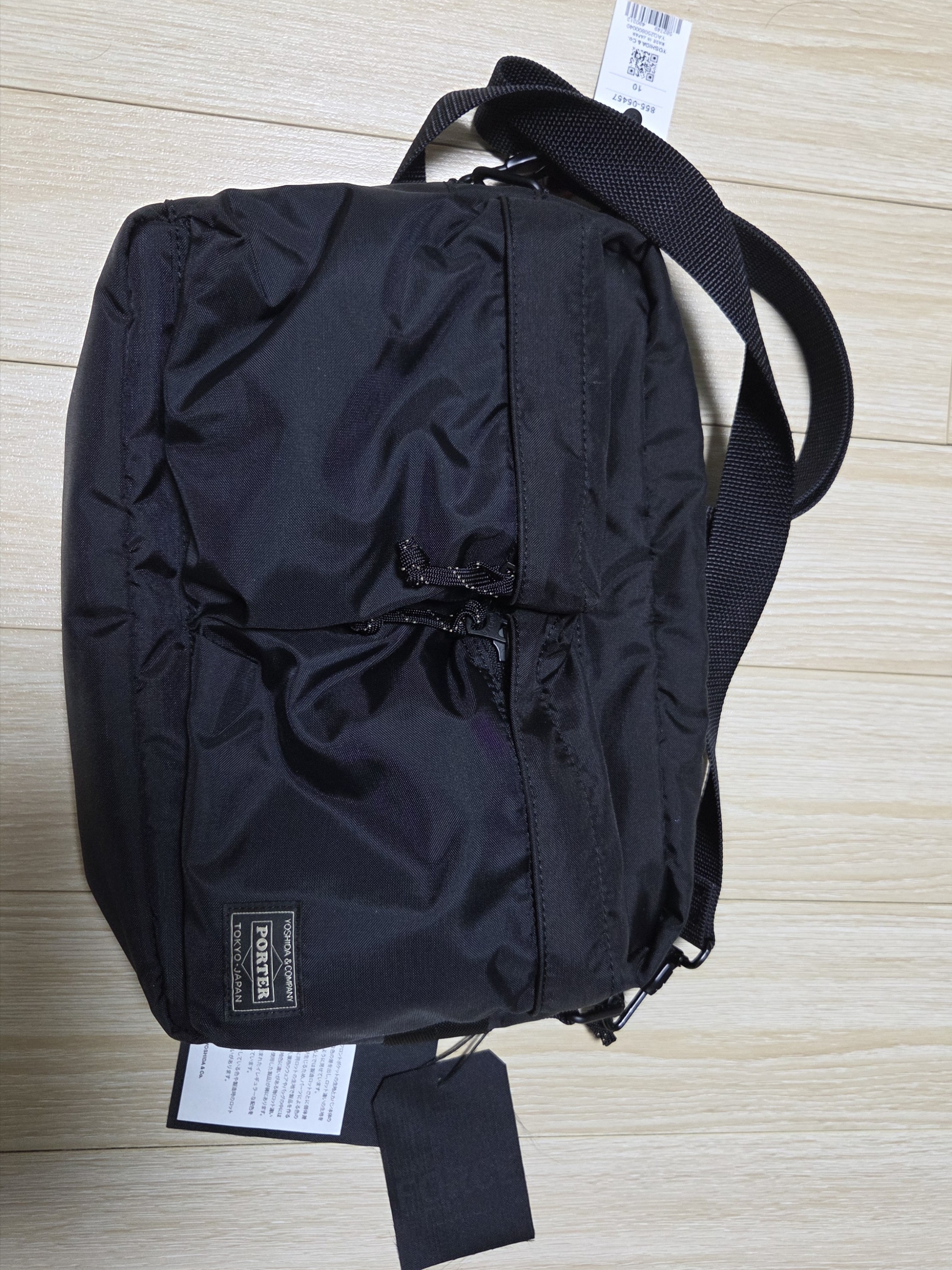 Porter Force Shoulder Bag S Black 착용 스타일 - 1