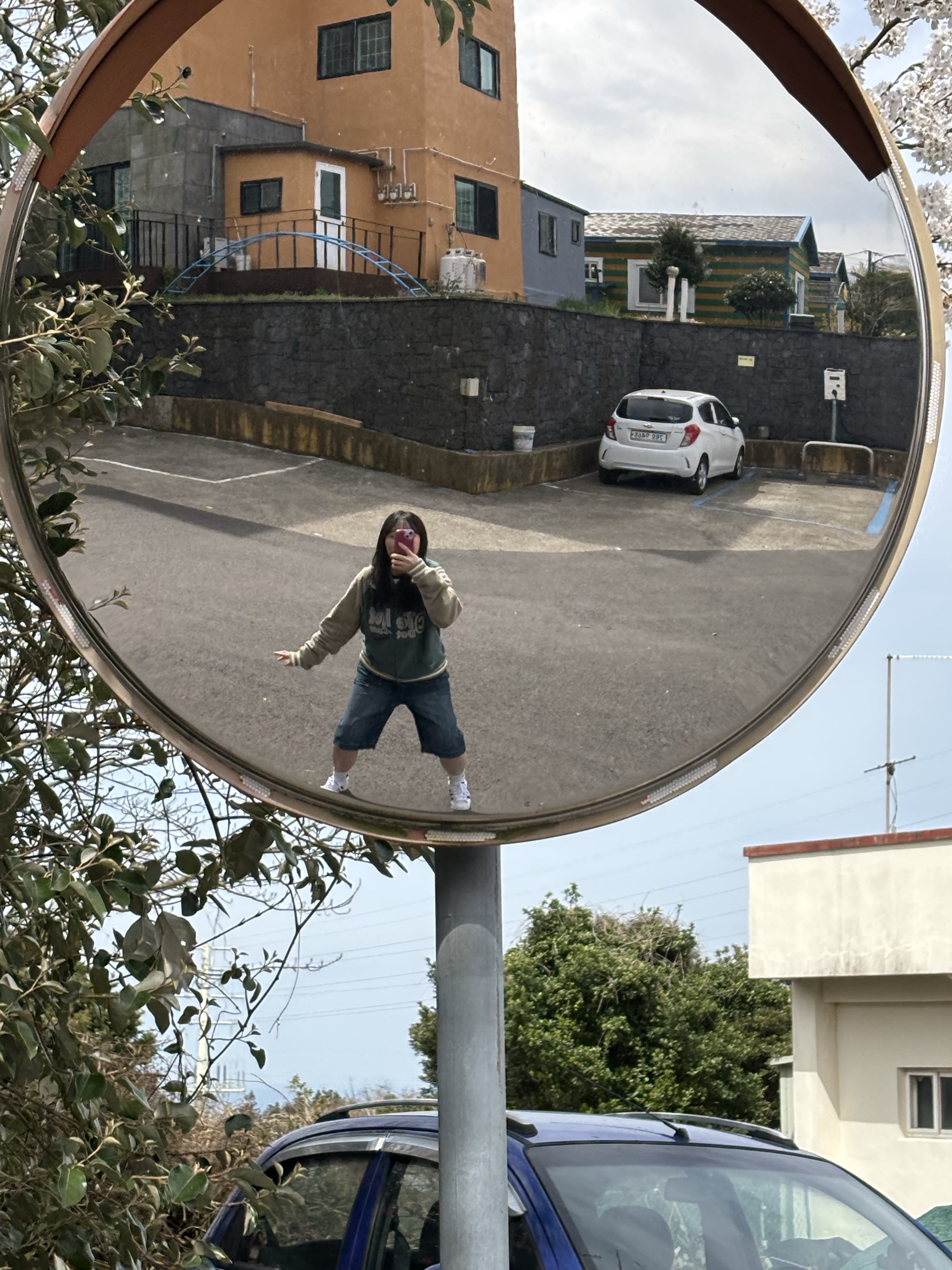 (W) Mischief Denim Bermuda Pants Indigo 착용 스타일 - 3