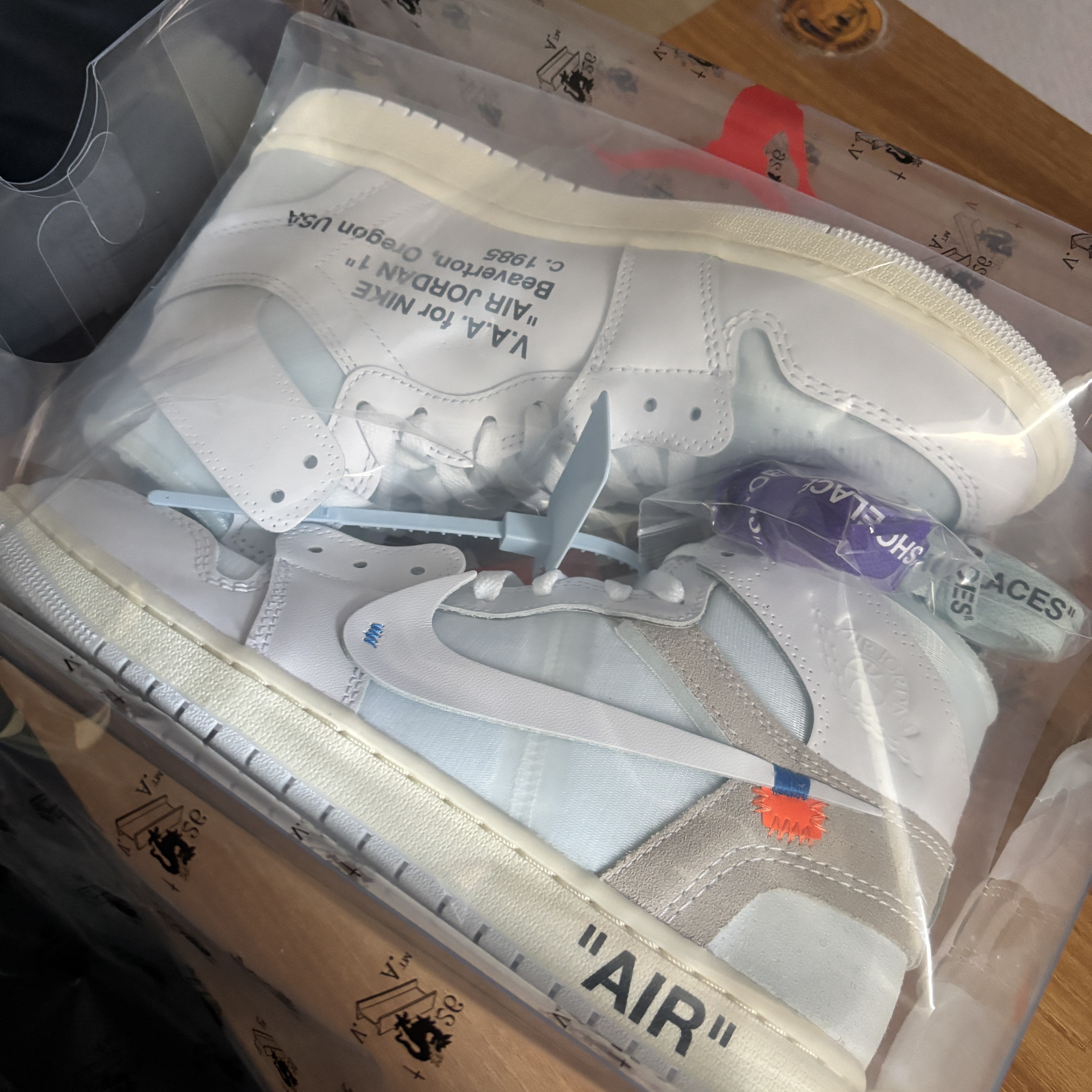 Jordan 1 x Virgil Abloh Archive Retro High Alaska White 착용 스타일 - 1