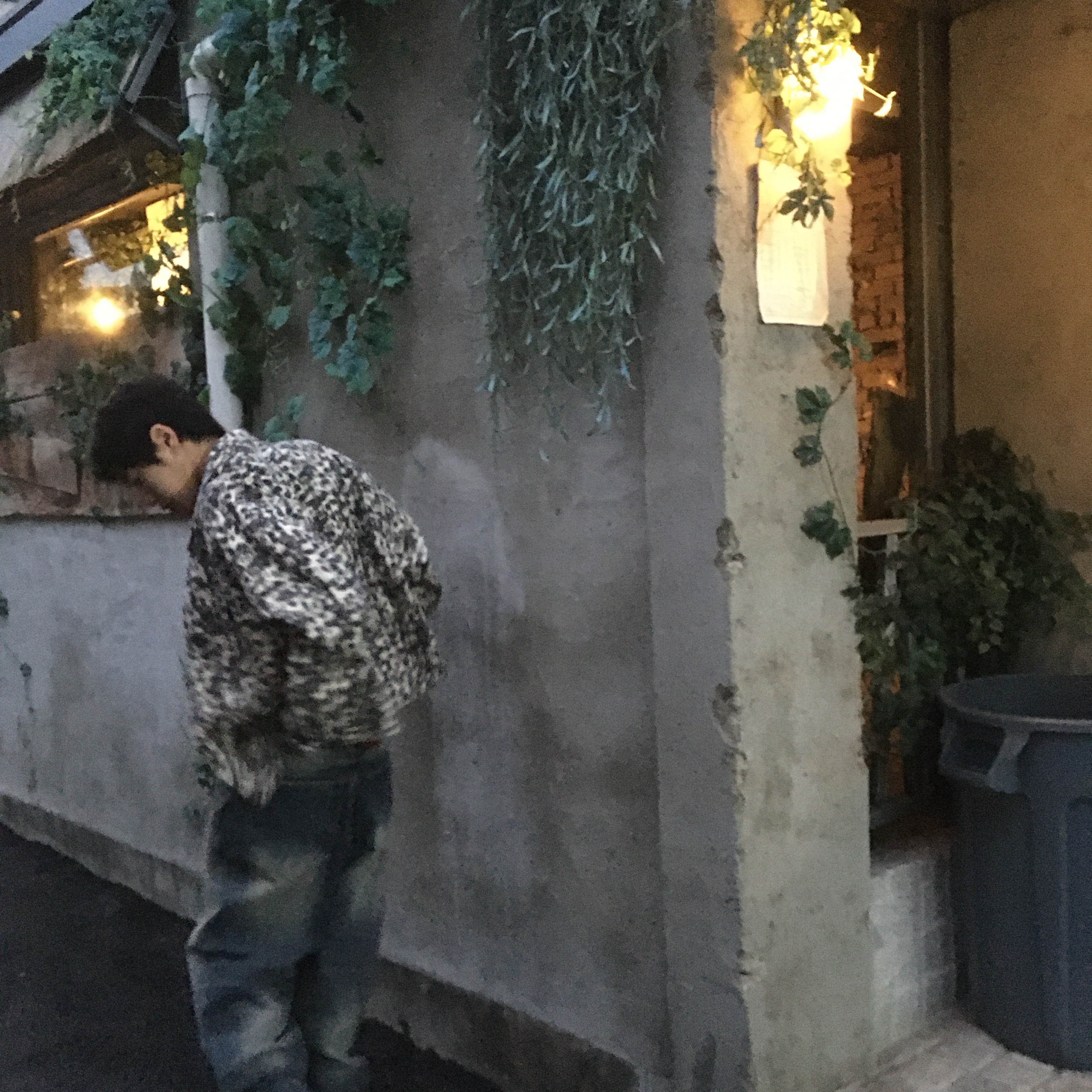 Undermycar Mu.26 Anti Fxxking Logo Play Brush Washed Wide Jeans Oil Blue 착용 스타일 - 5