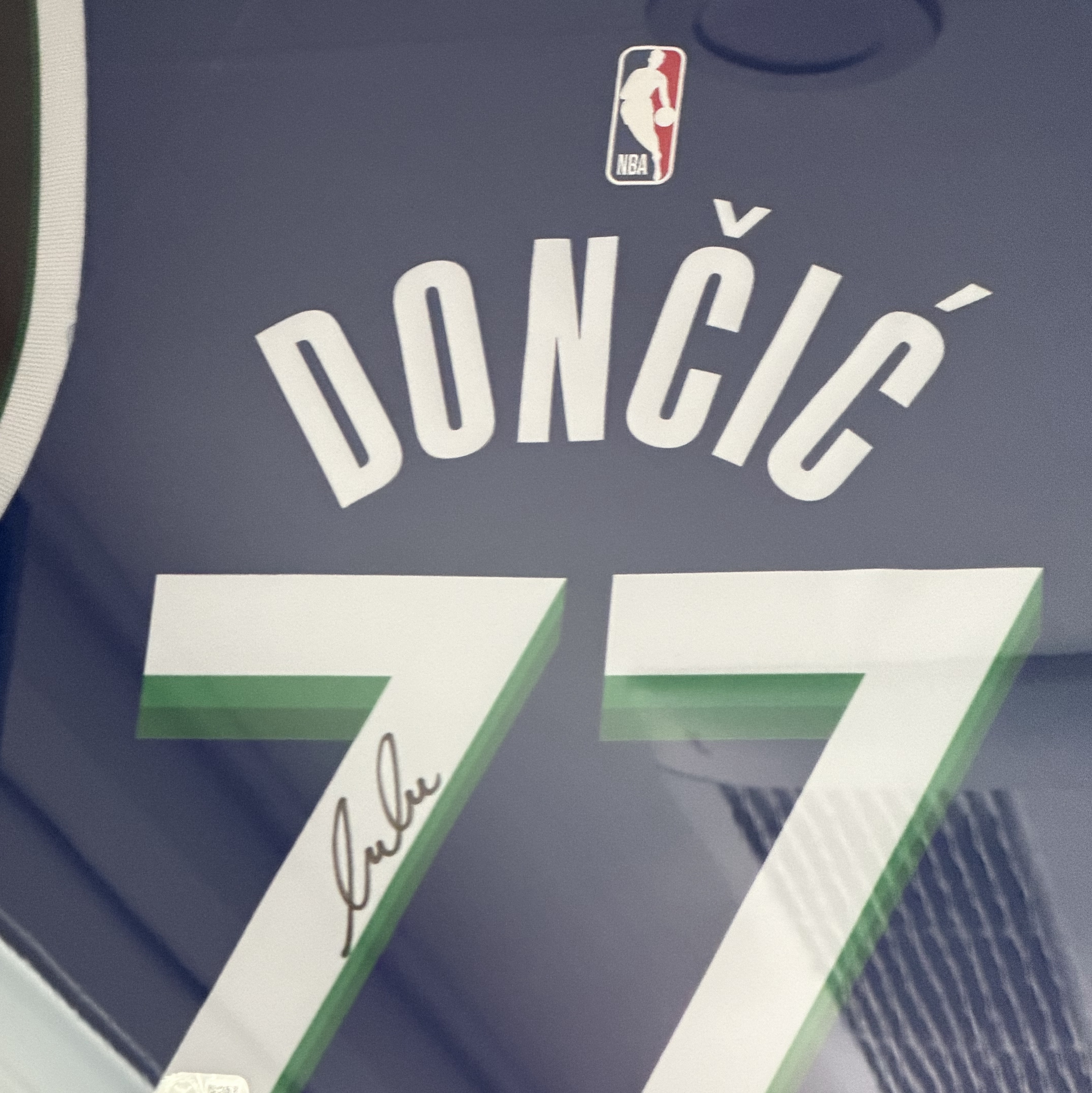 Nike Luka Doncic Dallas Mavericks City Edition NBA Swingman Jersey White 착용 스타일 - 3
