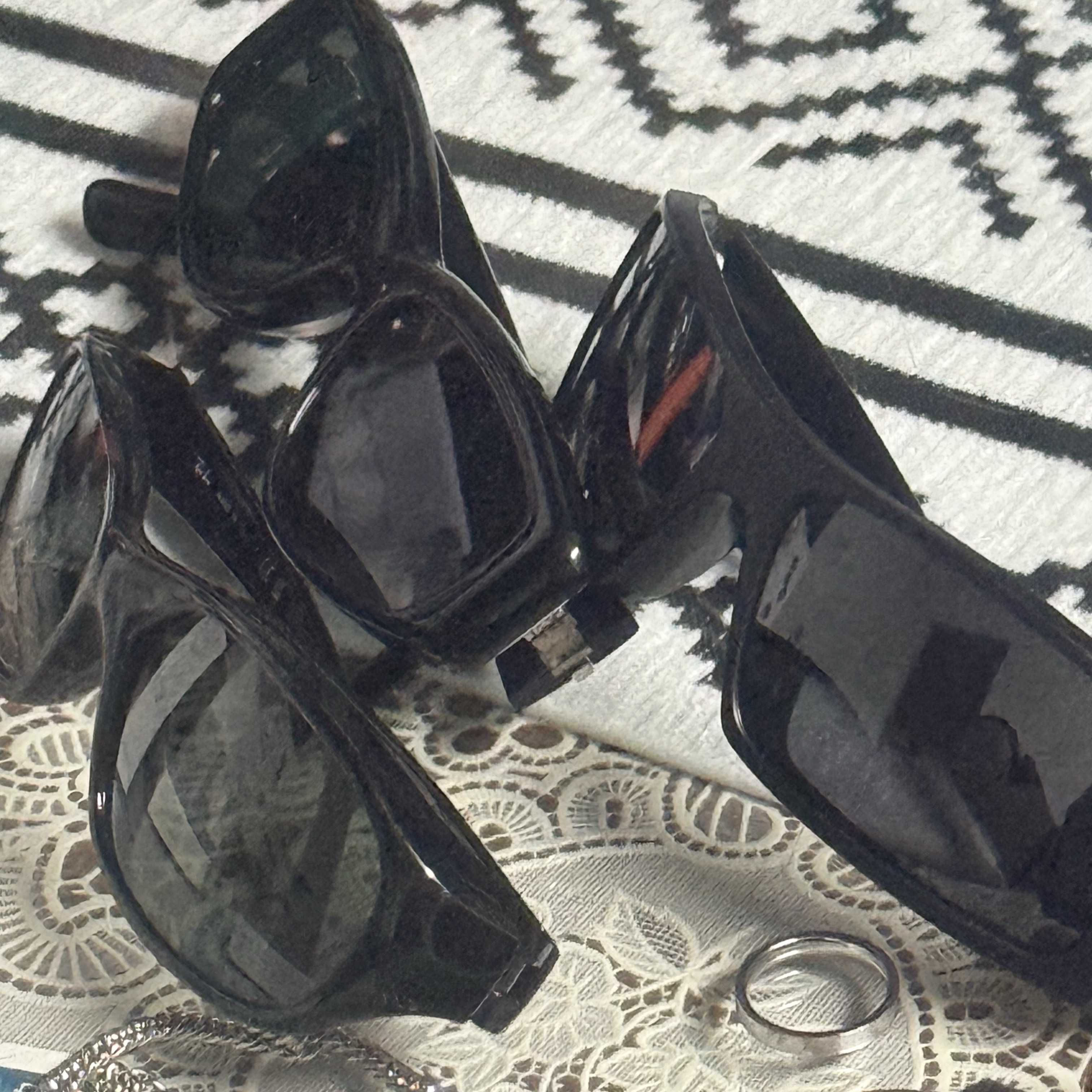 Gentle Monster Duru 01 Black, Oakley SI Gascan Polished Black Frame Grey Lenses High Bridge Fit 착용 스타일
