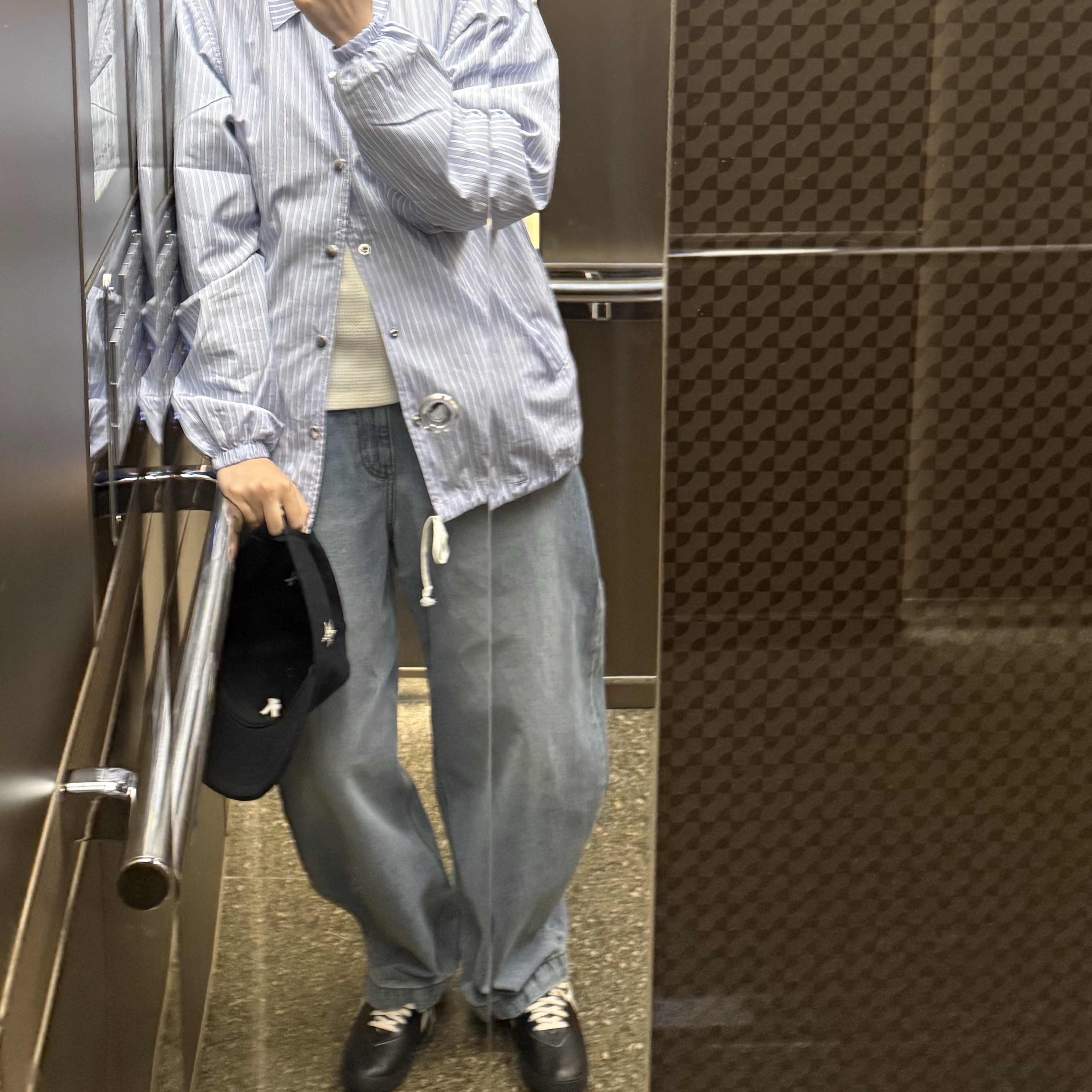 CDG Coach Jacket Cotton Stripe, Nike x Bode Astrograbber SP Black and Coconut Milk 착용 스타일